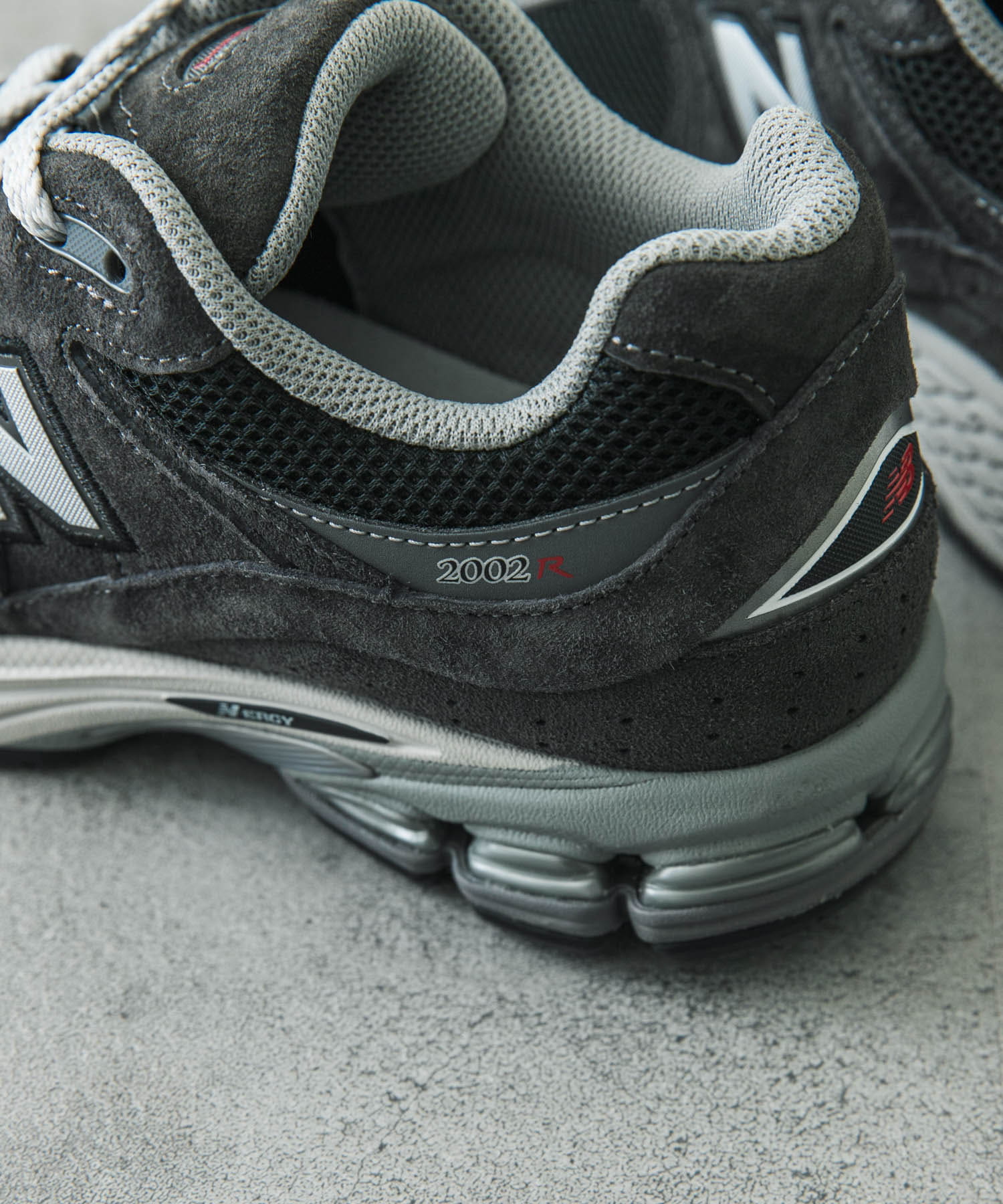 NEW BALANCE　U2002RA BLACK 26