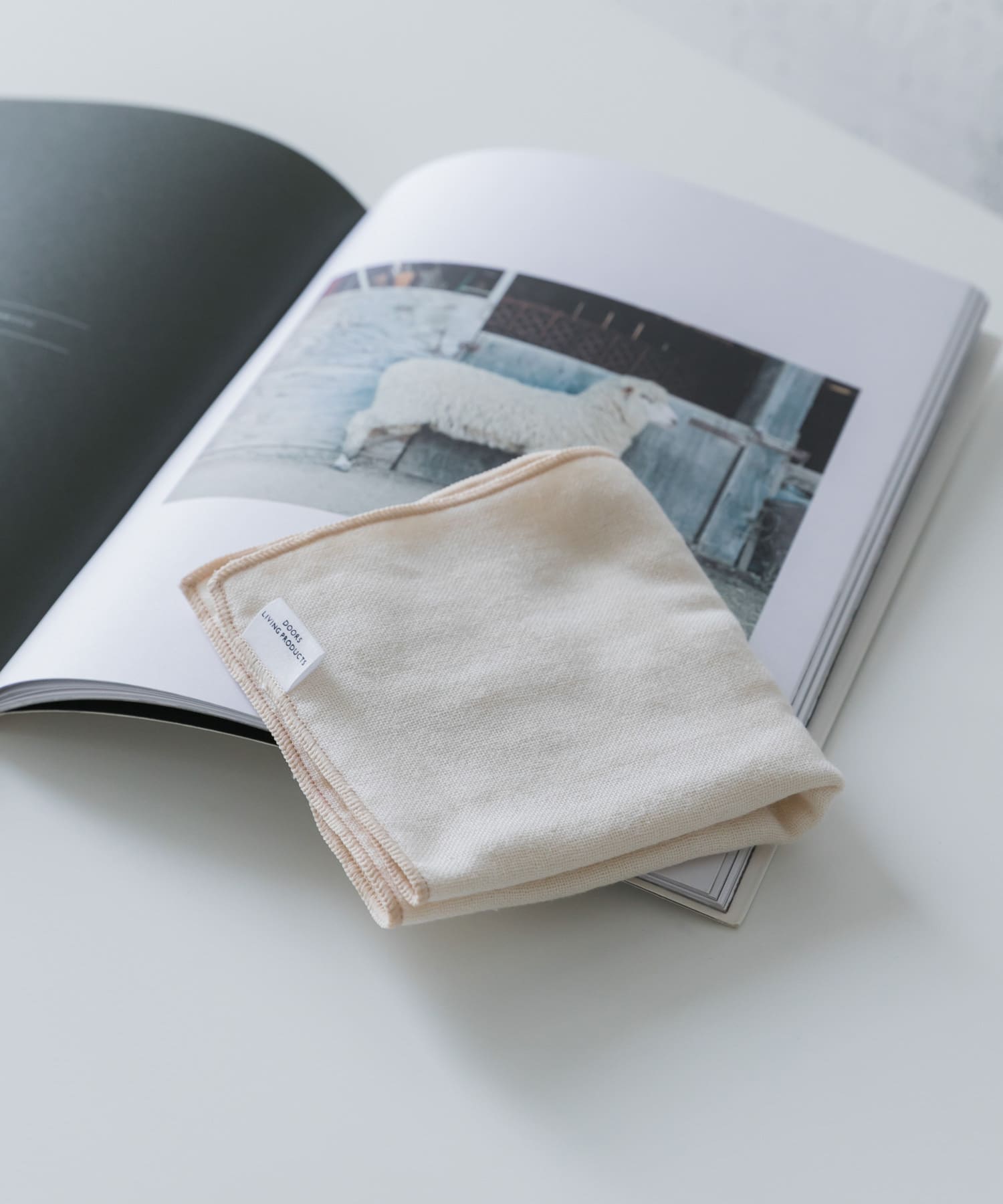 DOORS LIVING PRODUCTS　ガーゼハンカチ ナチュラル -