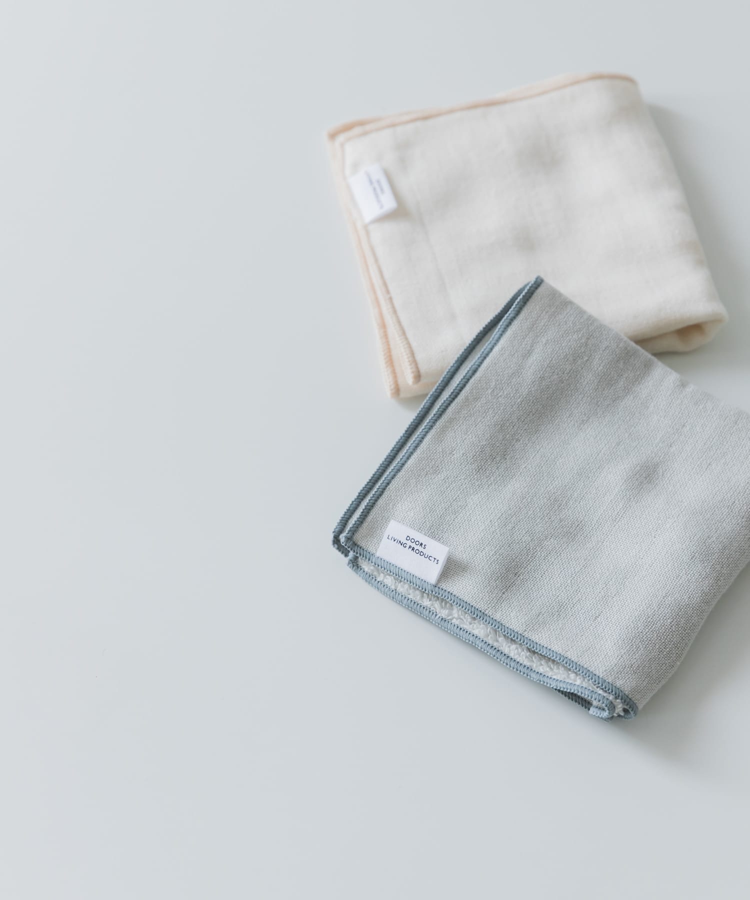 DOORS LIVING PRODUCTS　ガーゼハンカチ ライトグレー -