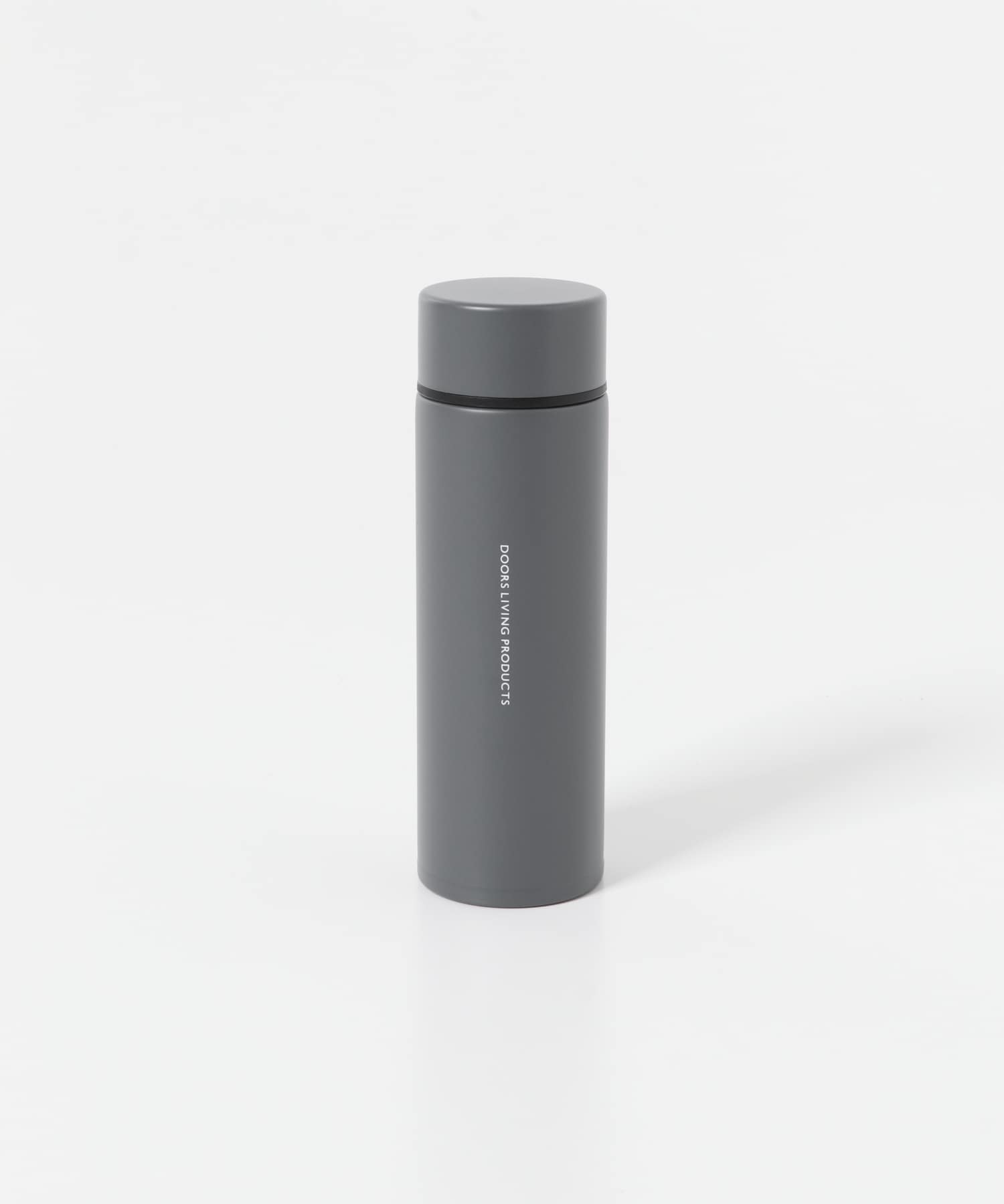 スモークグレー