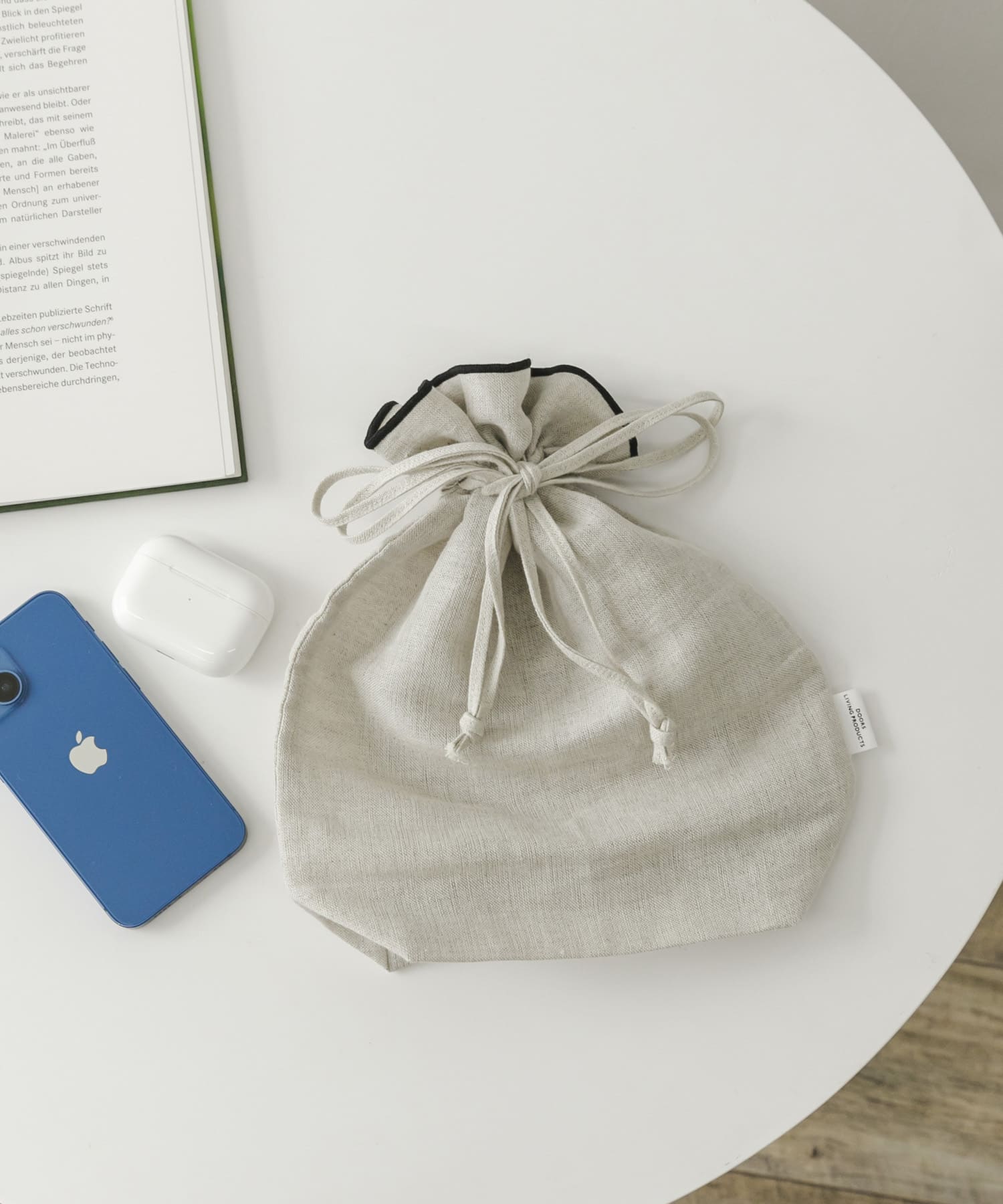 DOORS LIVING PRODUCTS コットンリネンライン巾着M(M ブラック): 雑貨