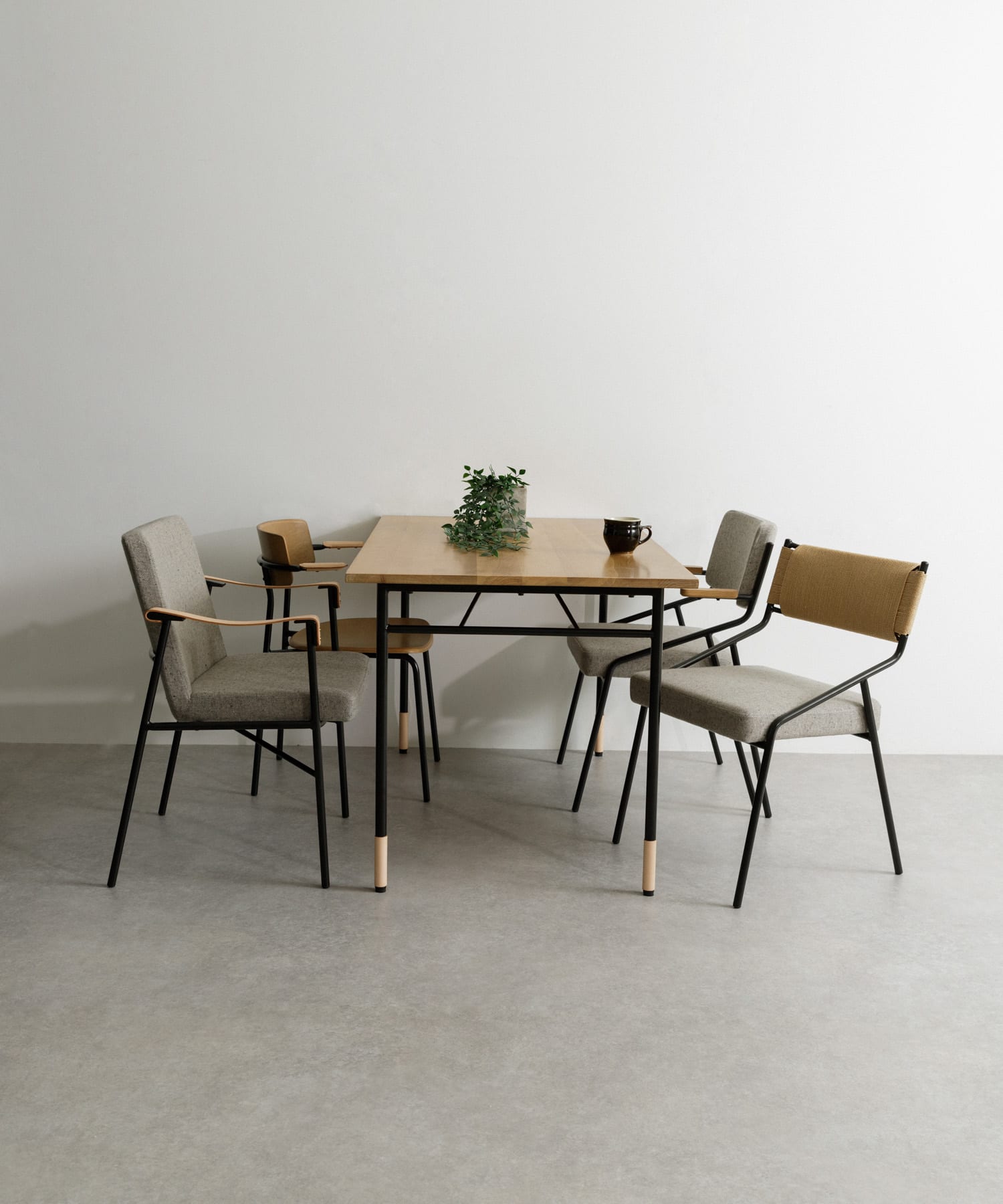 Luonka DOORS×SYOTYL　PP ST CHAIR FAB BLACK one