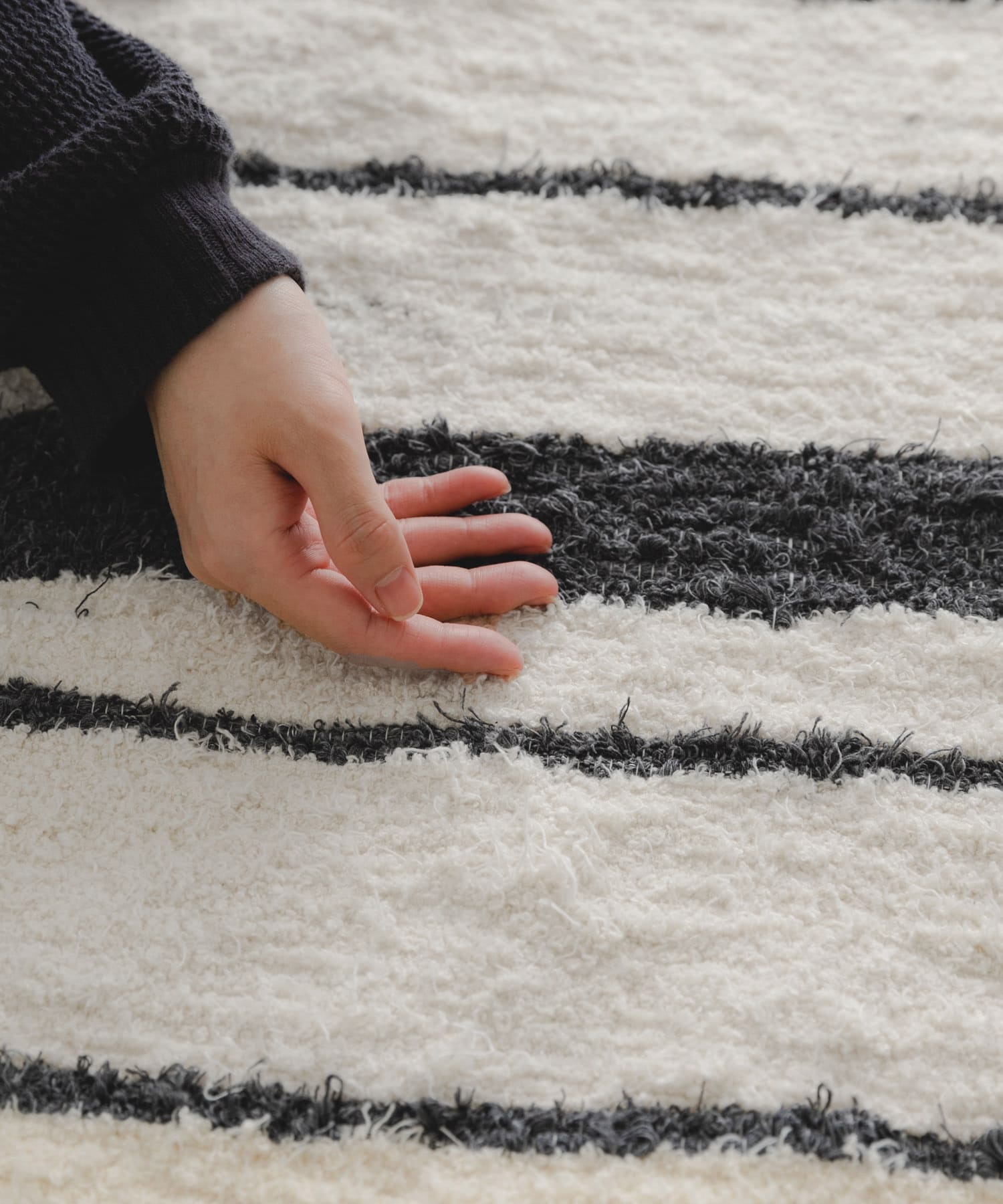 『別注』JARAPA×DOORS LIVING PRODUCTS　ボーダーラグ 170×240 CHARCOAL L