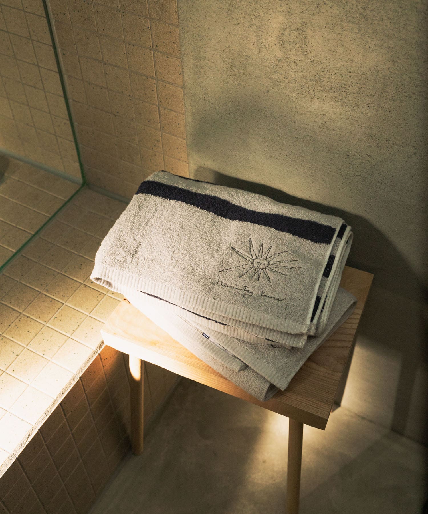 DOORS LIVING PRODUCTS　Bath Towel border gry×nvy -