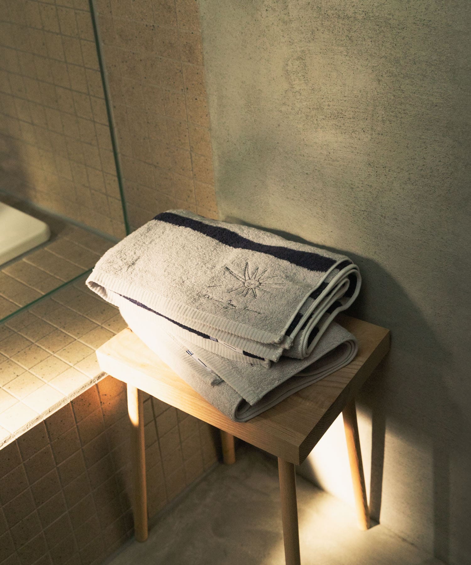 DOORS LIVING PRODUCTS　Bath Towel border gry×nvy -