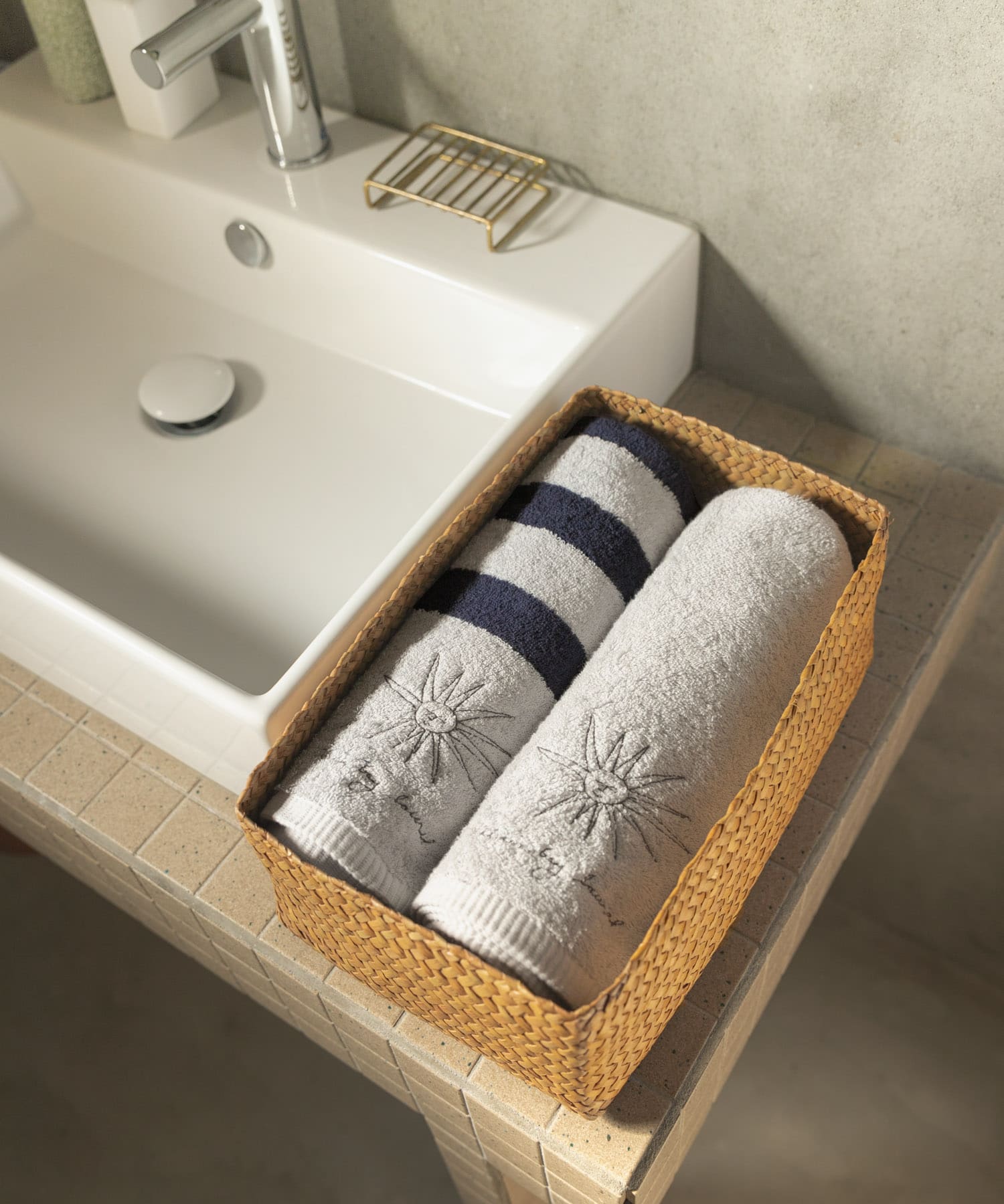 DOORS LIVING PRODUCTS　Bath Towel border gry×nvy -