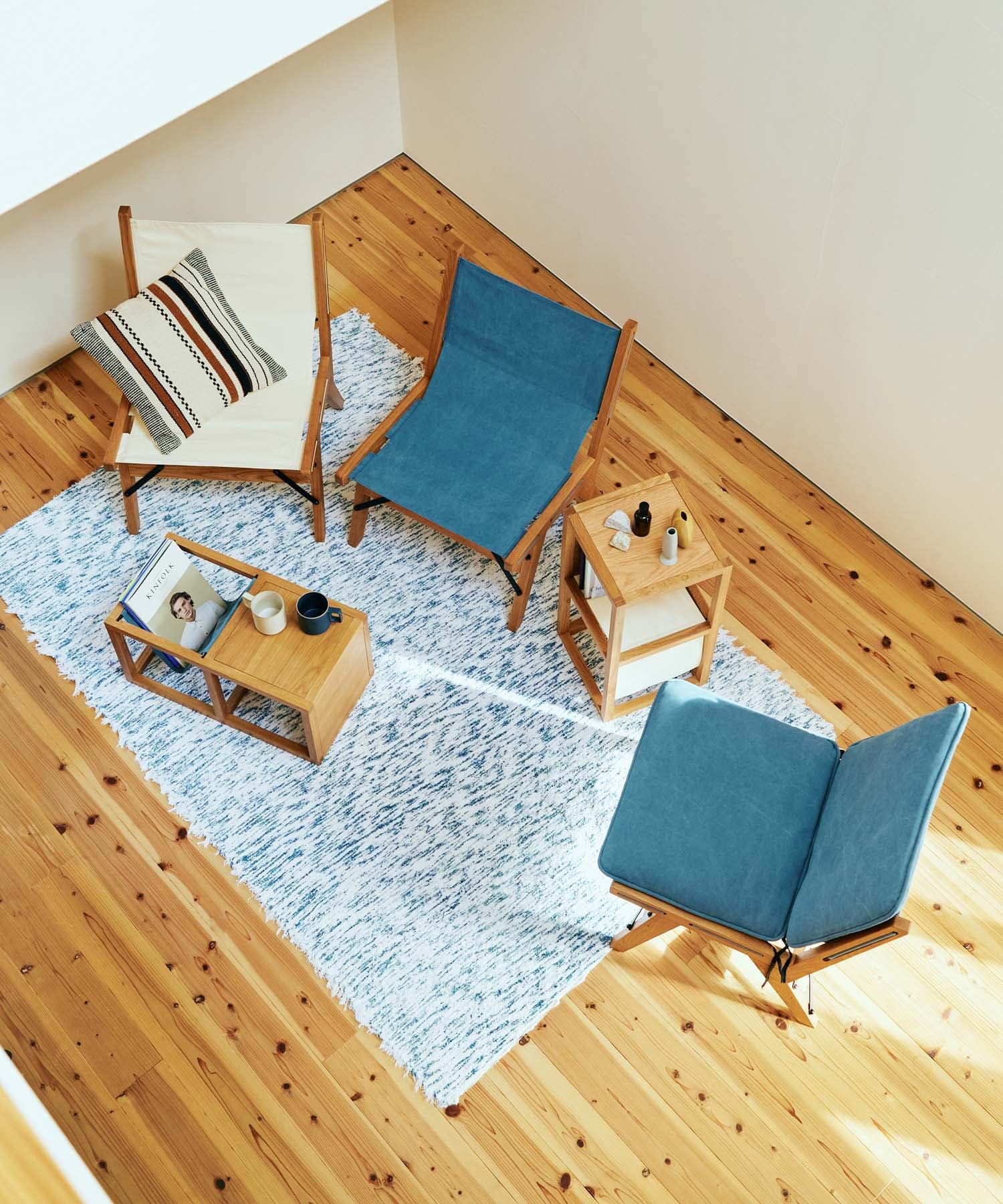 BOTHY　Lounge Chair Cushion Blue one