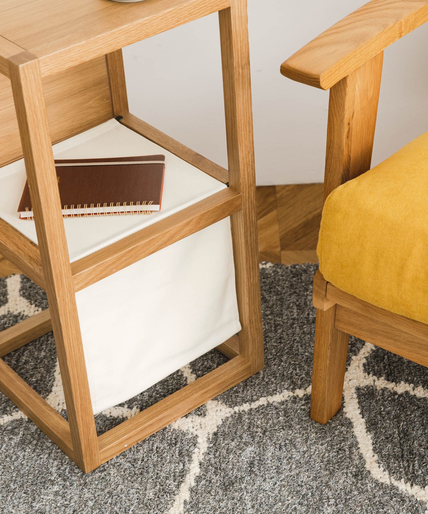 BOTHY　Magazine Rack Table Natural one