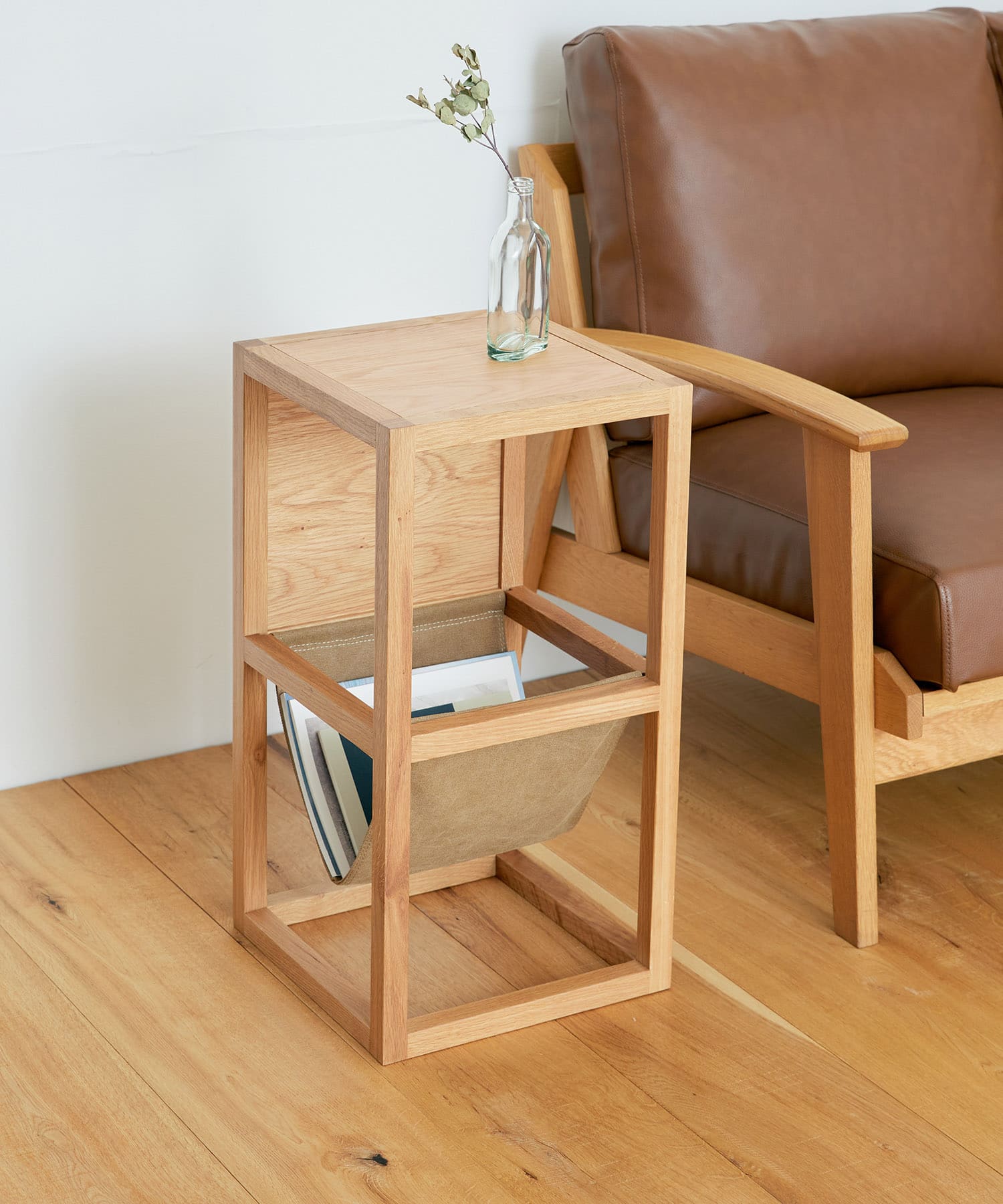 BOTHY　Magazine Rack Table
