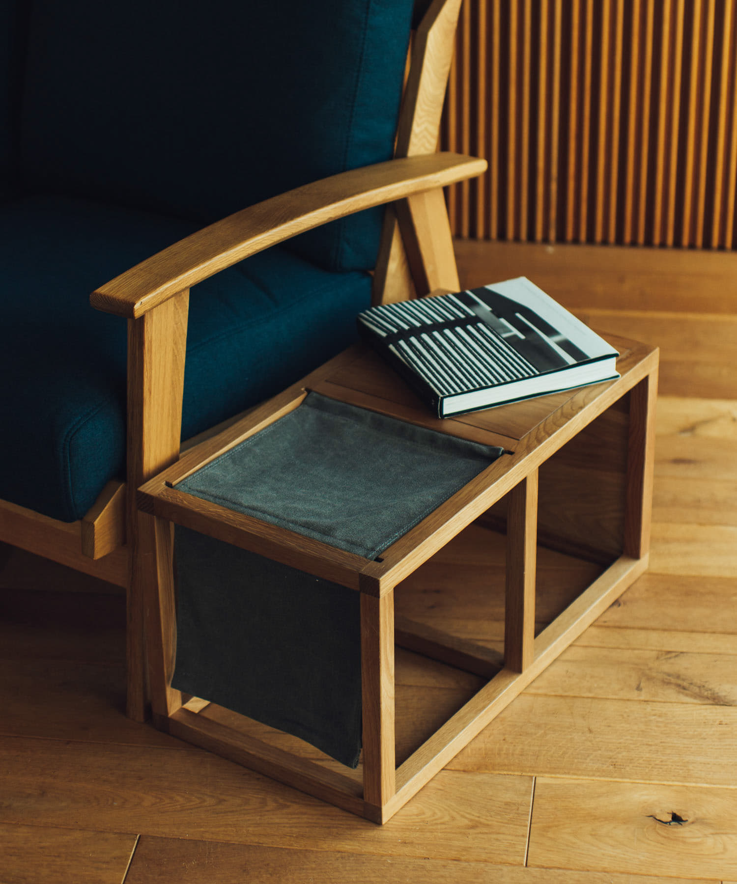 BOTHY　Magazine Rack Table Grey one