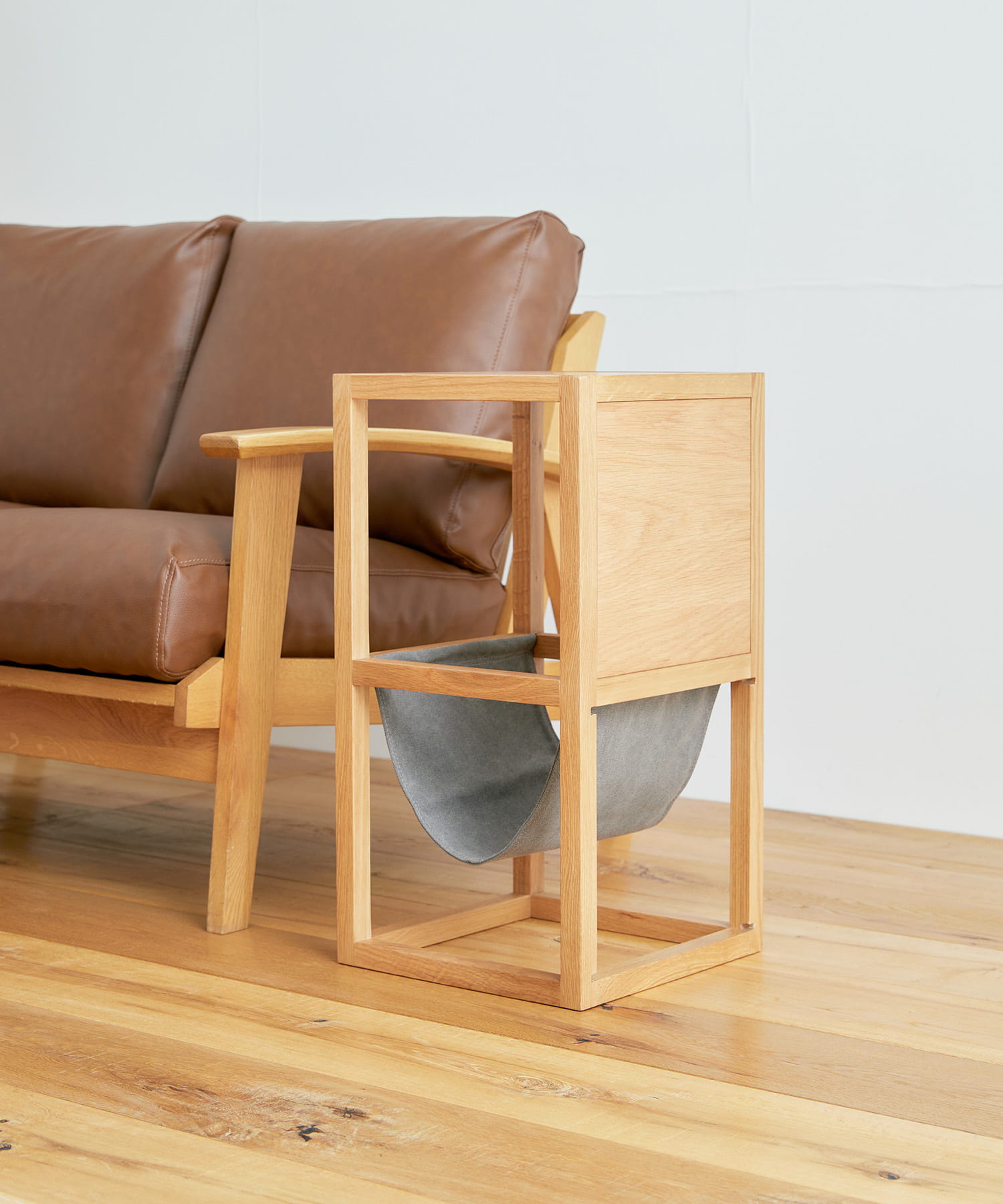 BOTHY　Magazine Rack Table Grey one