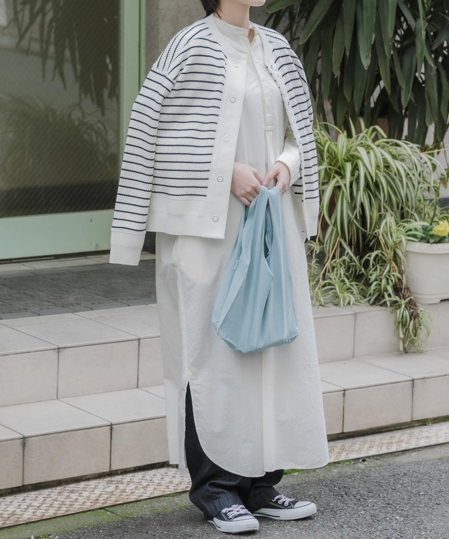 ライトブルー