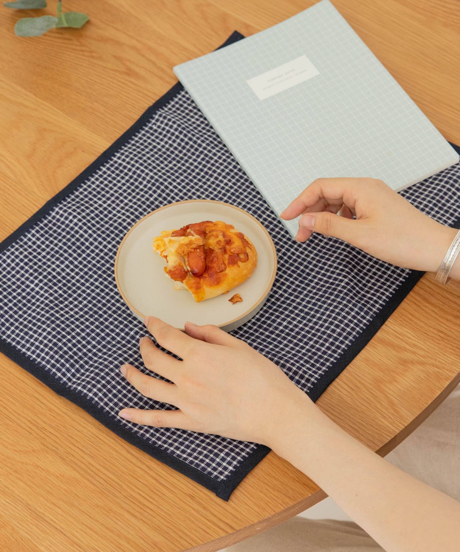 DOORS LIVING PRODUCTS　comfy プレート15cm アイボリー -