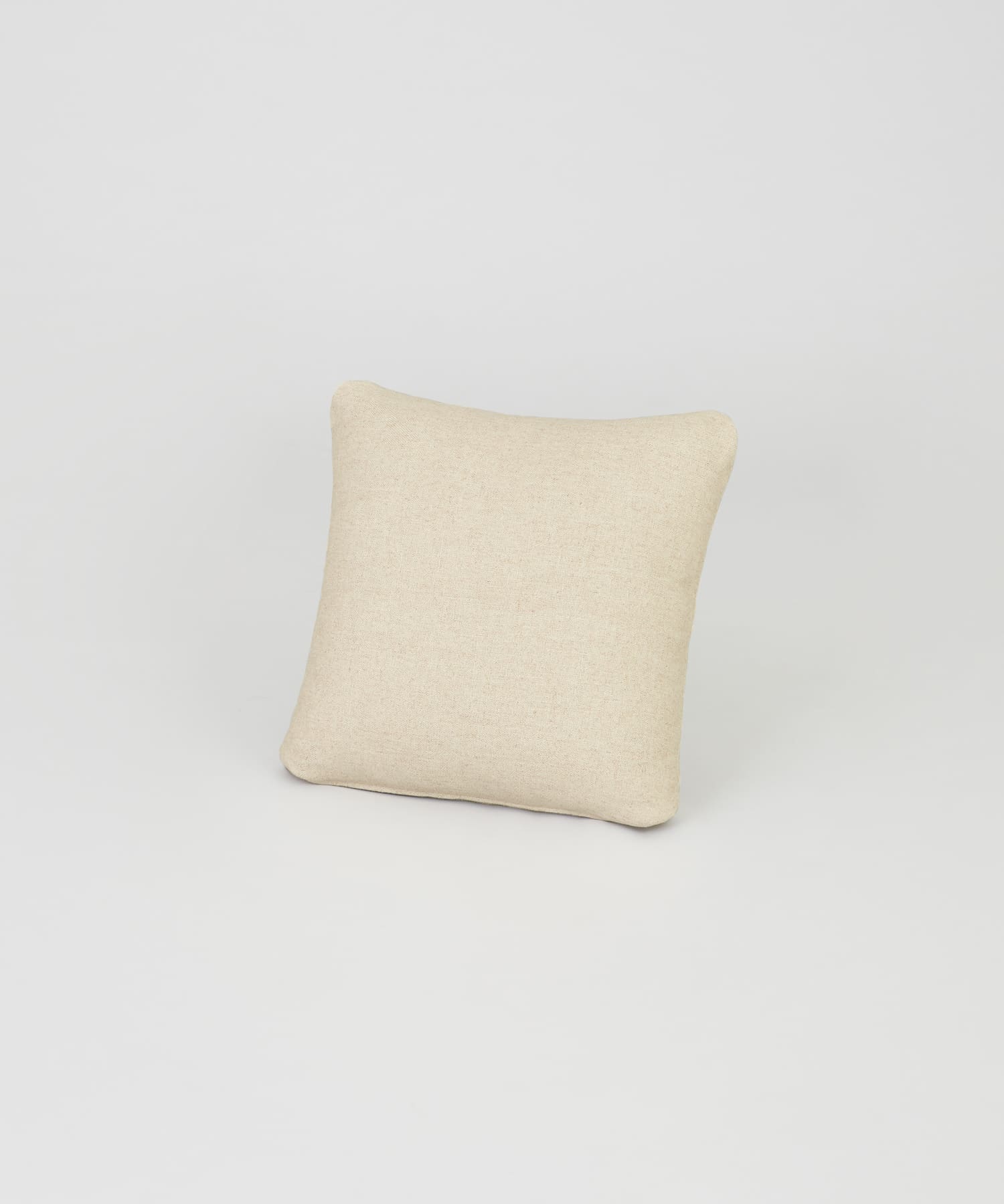 DOORS LIVING PRODUCTS　45cm CUSHION LINEN BEIGE one