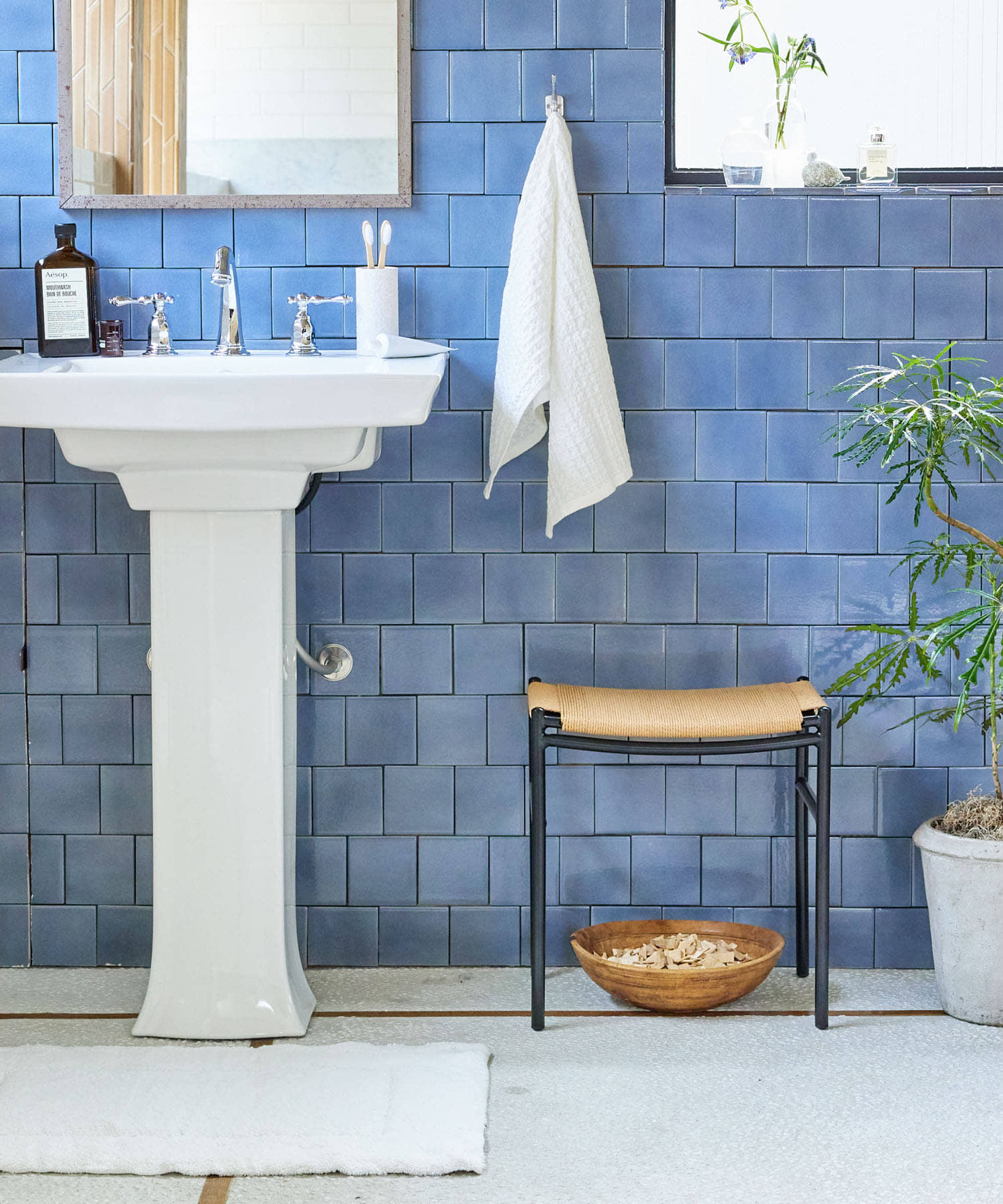 Luonka DOORS×SYOTYL PP STOOL(one ブラック): インテリア｜URBAN