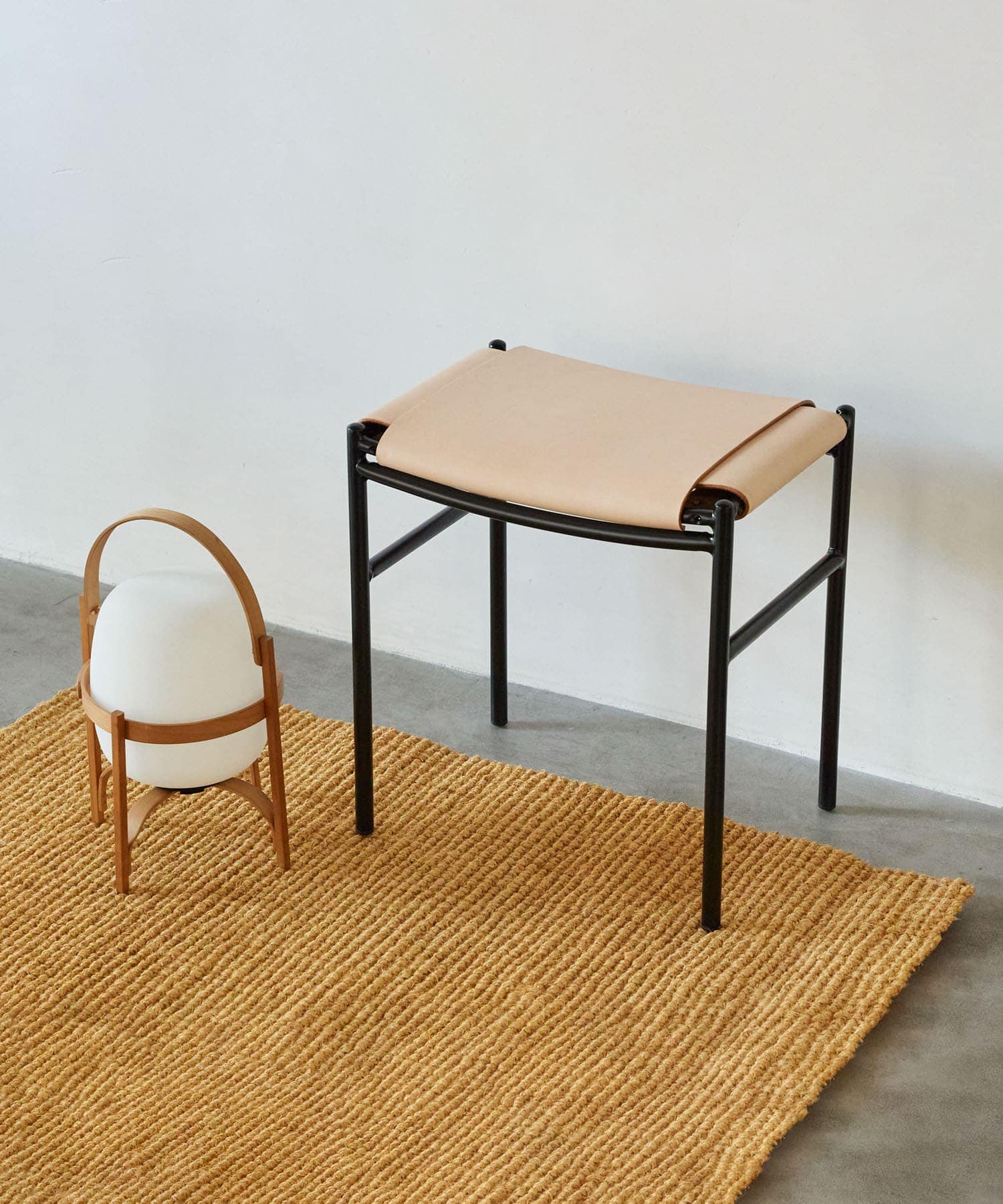 Luonka DOORS×SYOTYL　LEATHER STOOL ブラック one