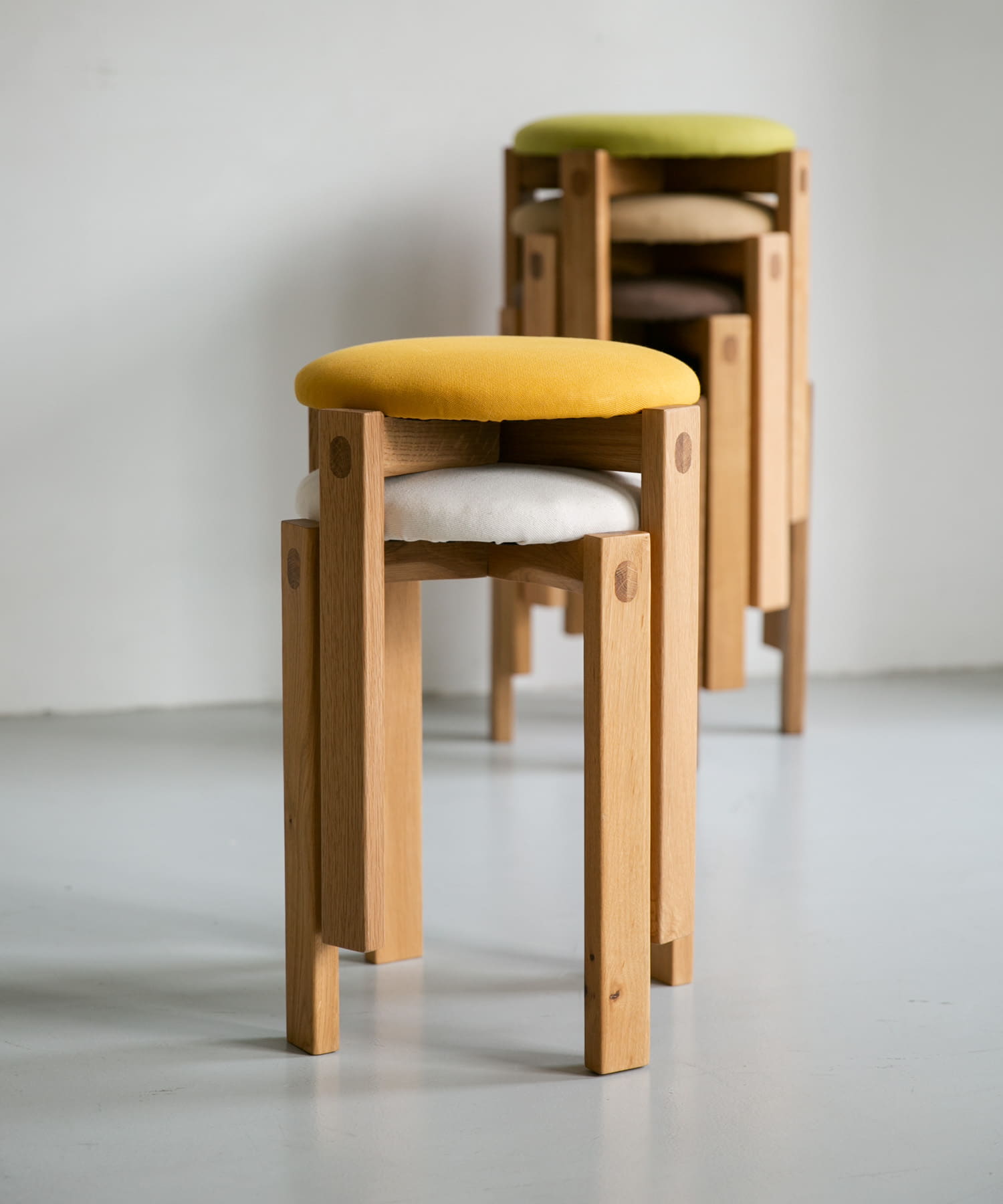 DOORS LIVING PRODUCTS　Round Stool S.Brown8 one