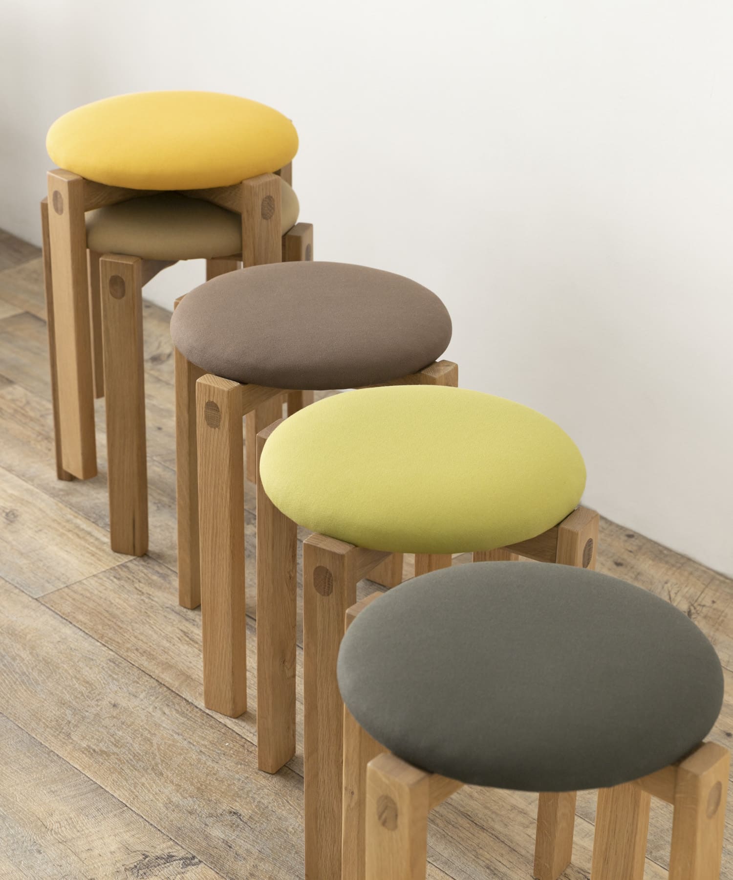 DOORS LIVING PRODUCTS　Round Stool S.Brown8 one