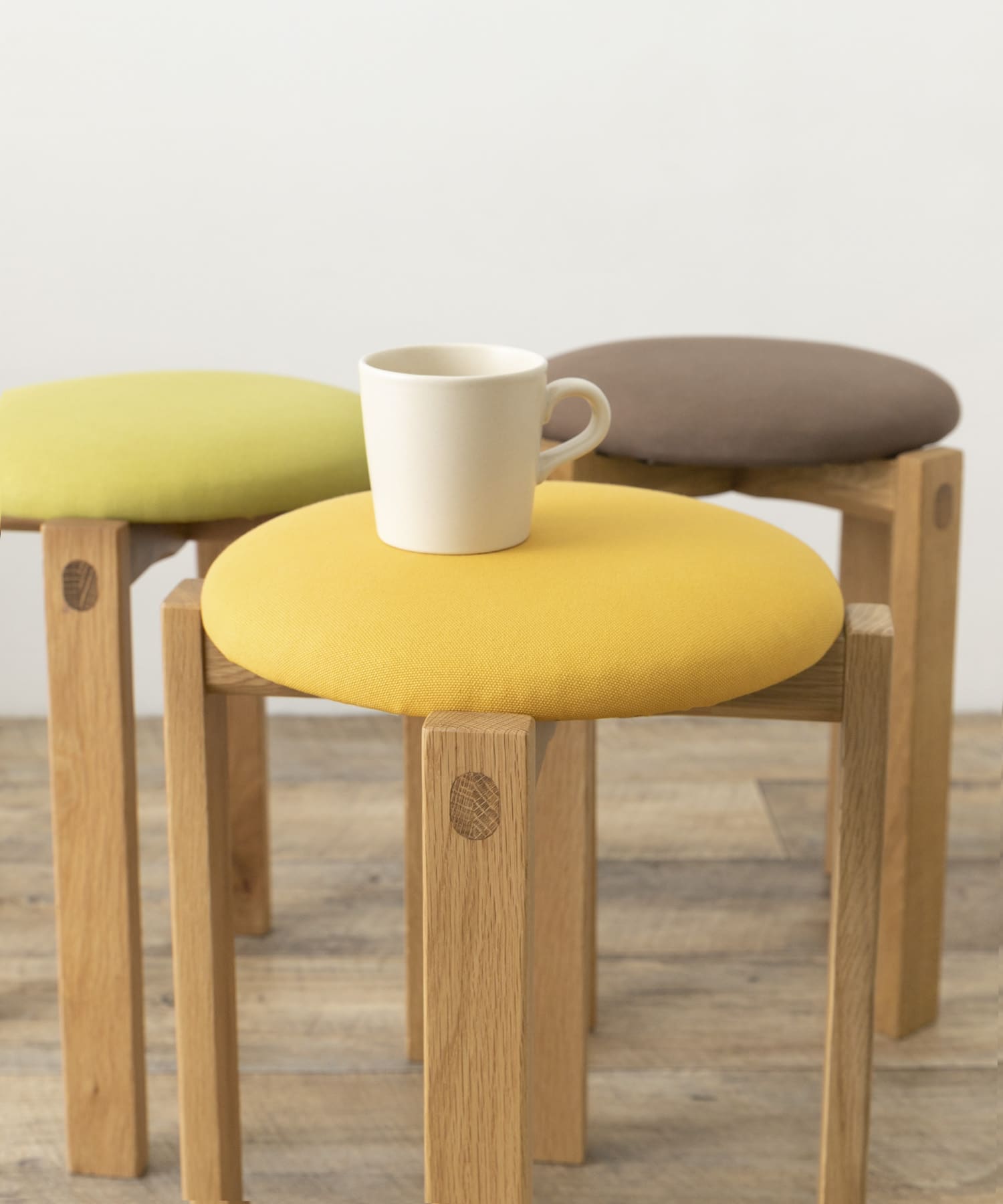 DOORS LIVING PRODUCTS　Round Stool S.Brown8 one