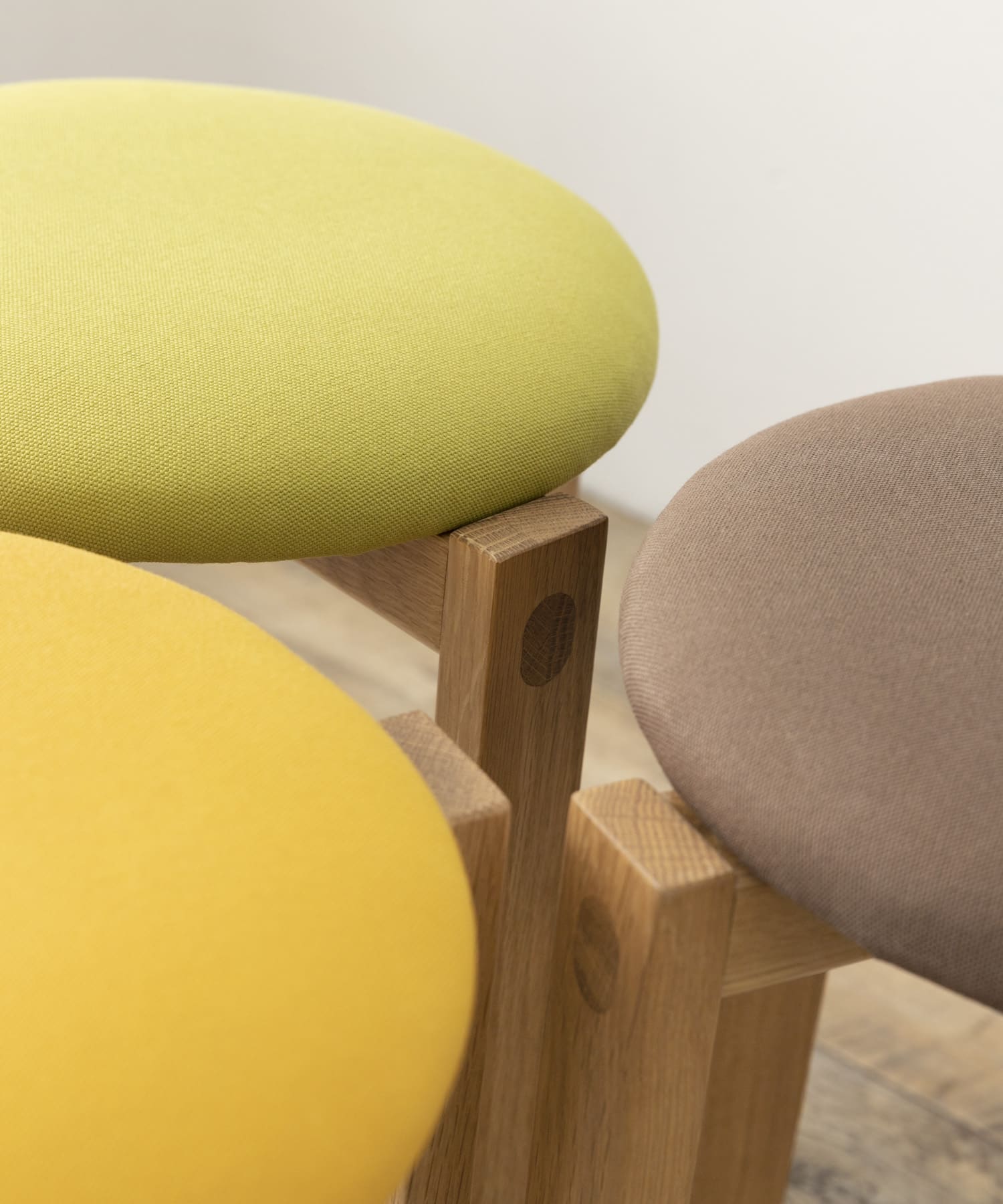 DOORS LIVING PRODUCTS　Round Stool S.Brown8 one