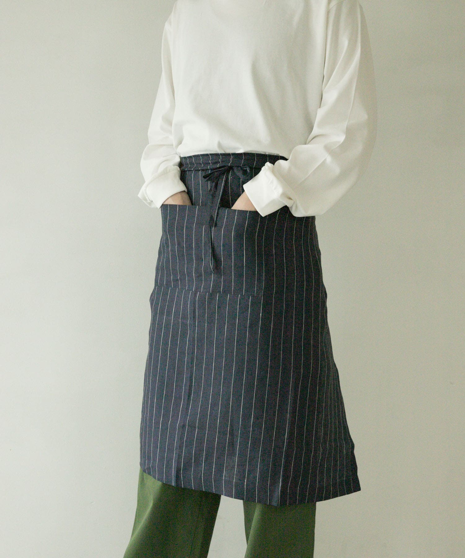 DOORS LIVING PRODUCTS　ギャルソンエプロン NVY×WHT one