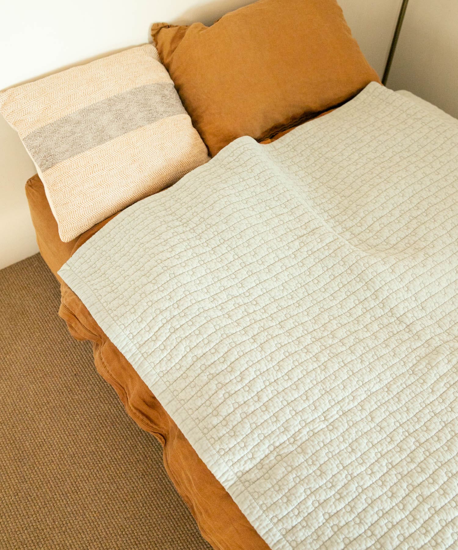 DOORS LIVING PRODUCTS　コットンマット ドット 130×190 ブルーグレー M