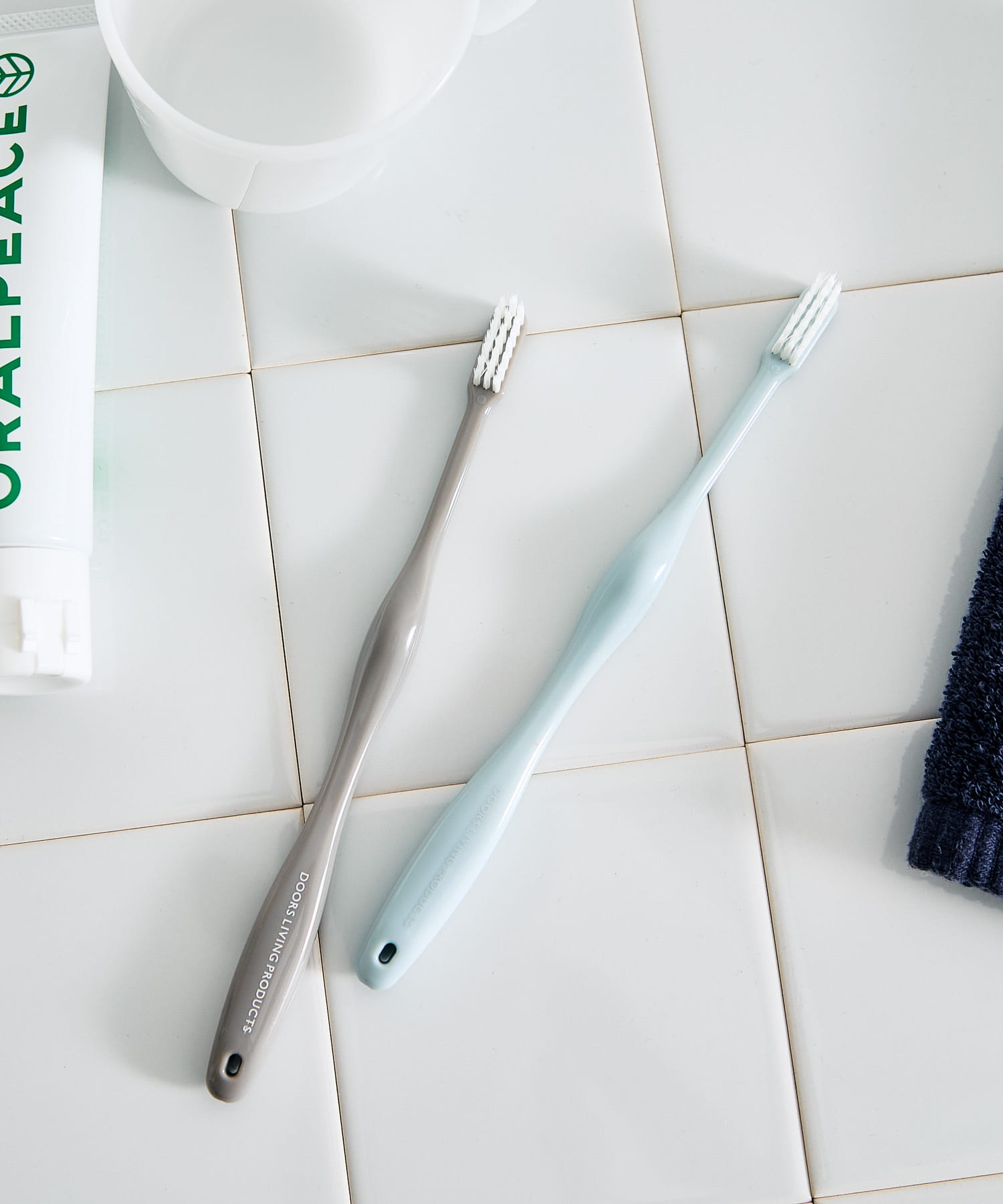 DOORS LIVING PRODUCTS　歯ブラシ グレー -