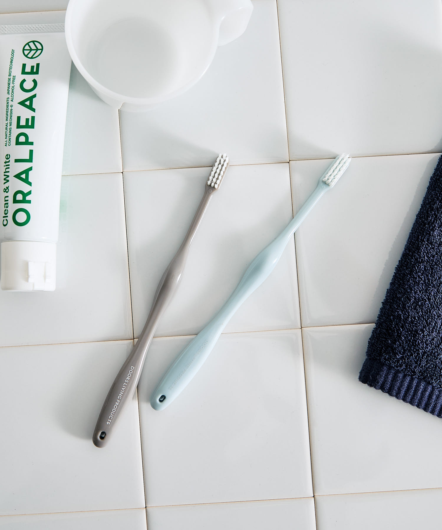 DOORS LIVING PRODUCTS　歯ブラシ グレー -