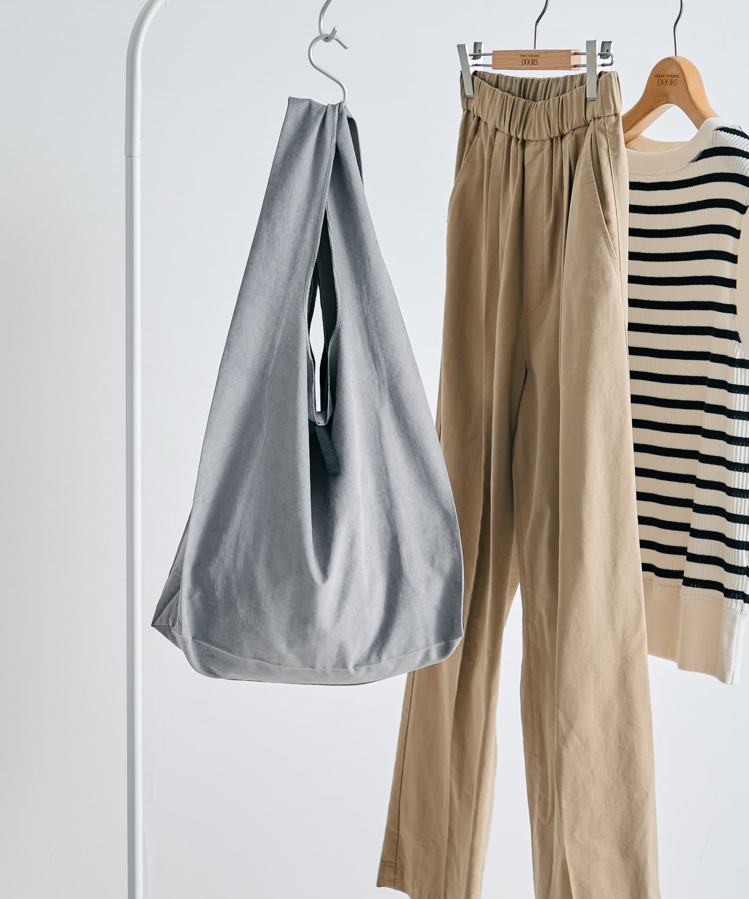 WEB限定』DOORS LIVING PRODUCTS ショッパーバッグ(- ブラック): 雑貨