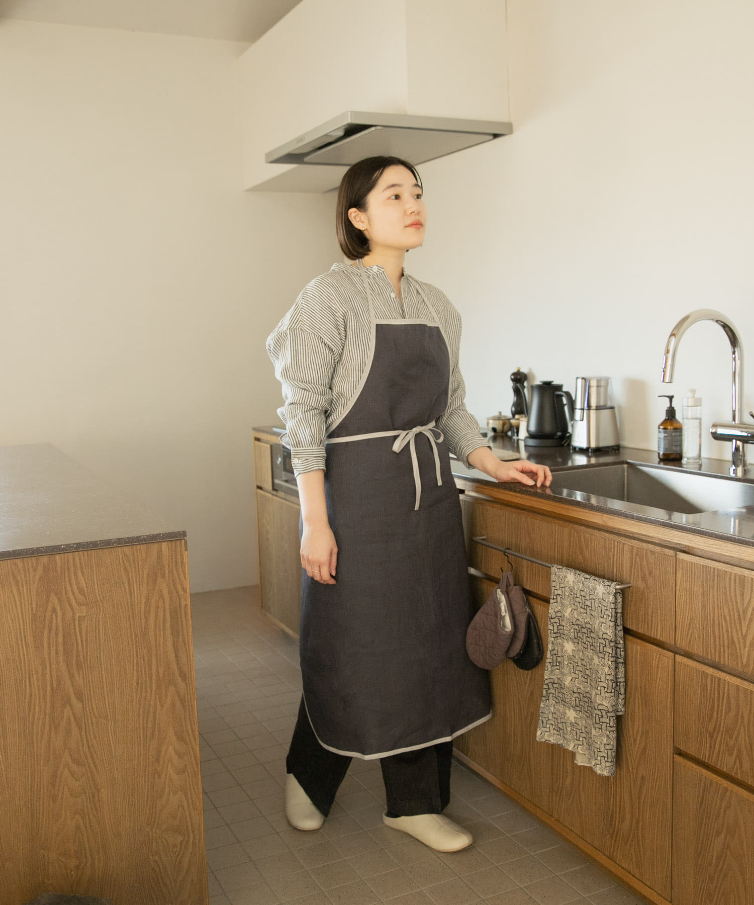 『別注』fog linen work×DOORS　リネンパイピングエプロン マカダム -