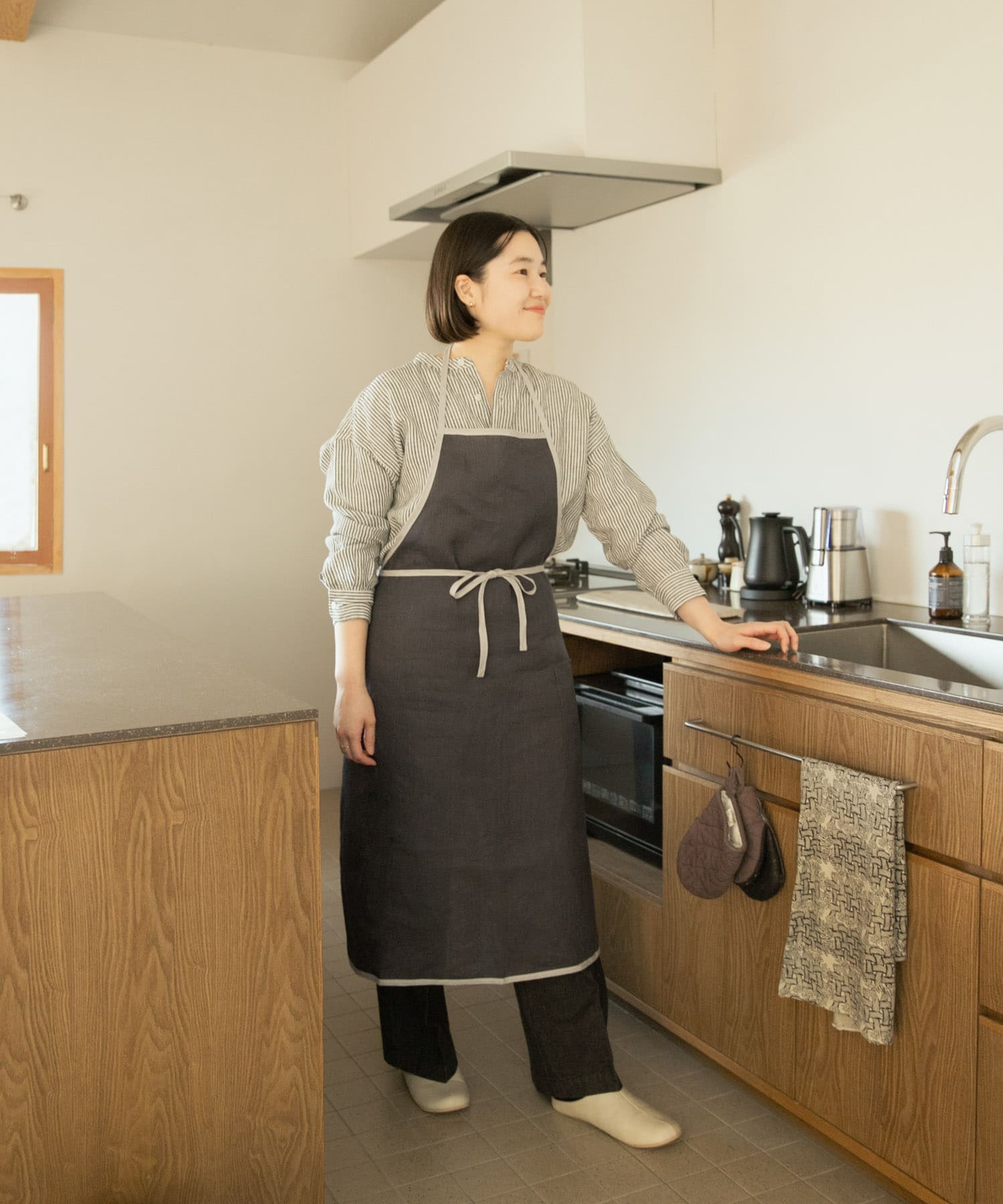 『別注』fog linen work×DOORS　リネンパイピングエプロン マカダム -
