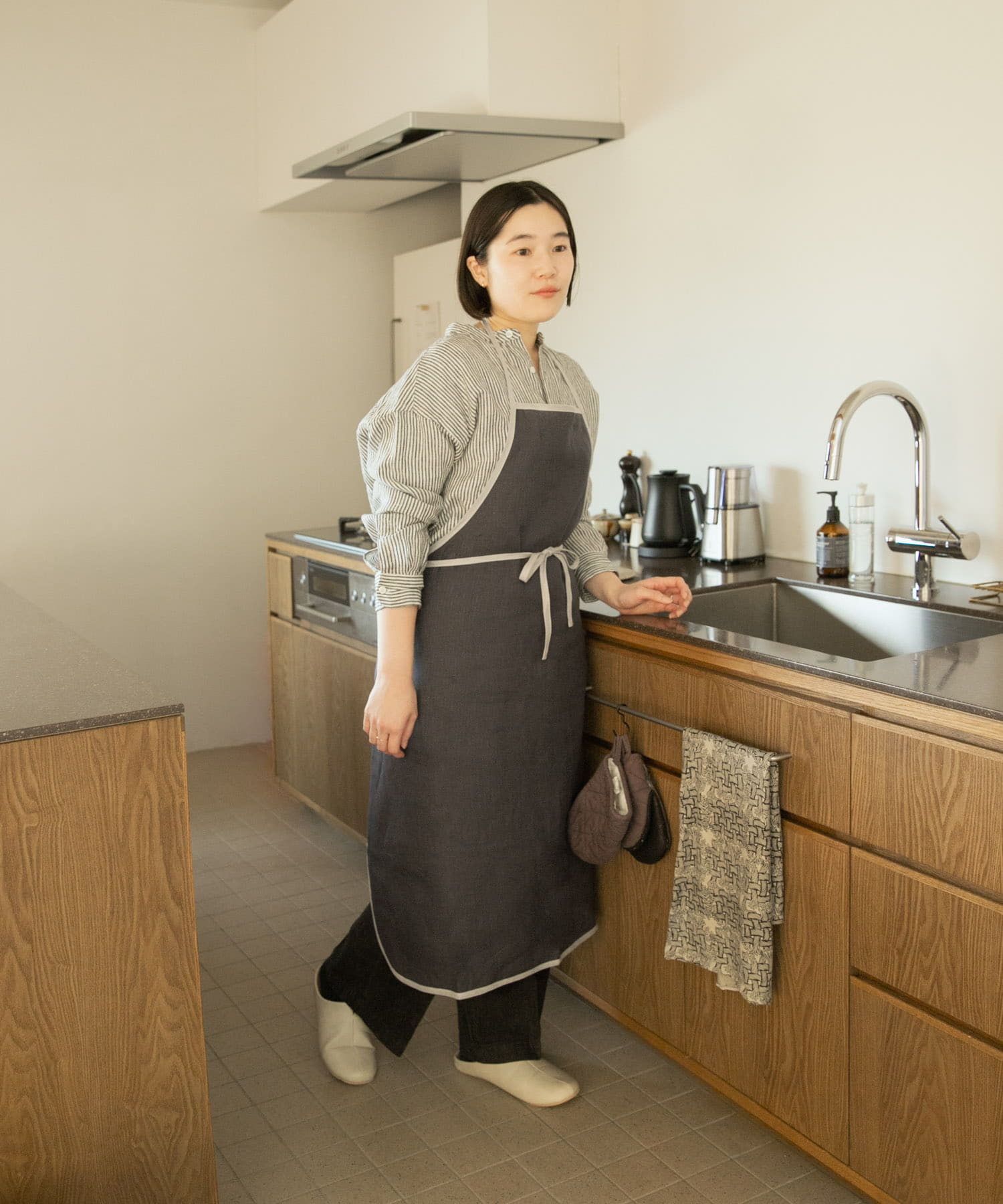『別注』fog linen work×DOORS　リネンパイピングエプロン マカダム -