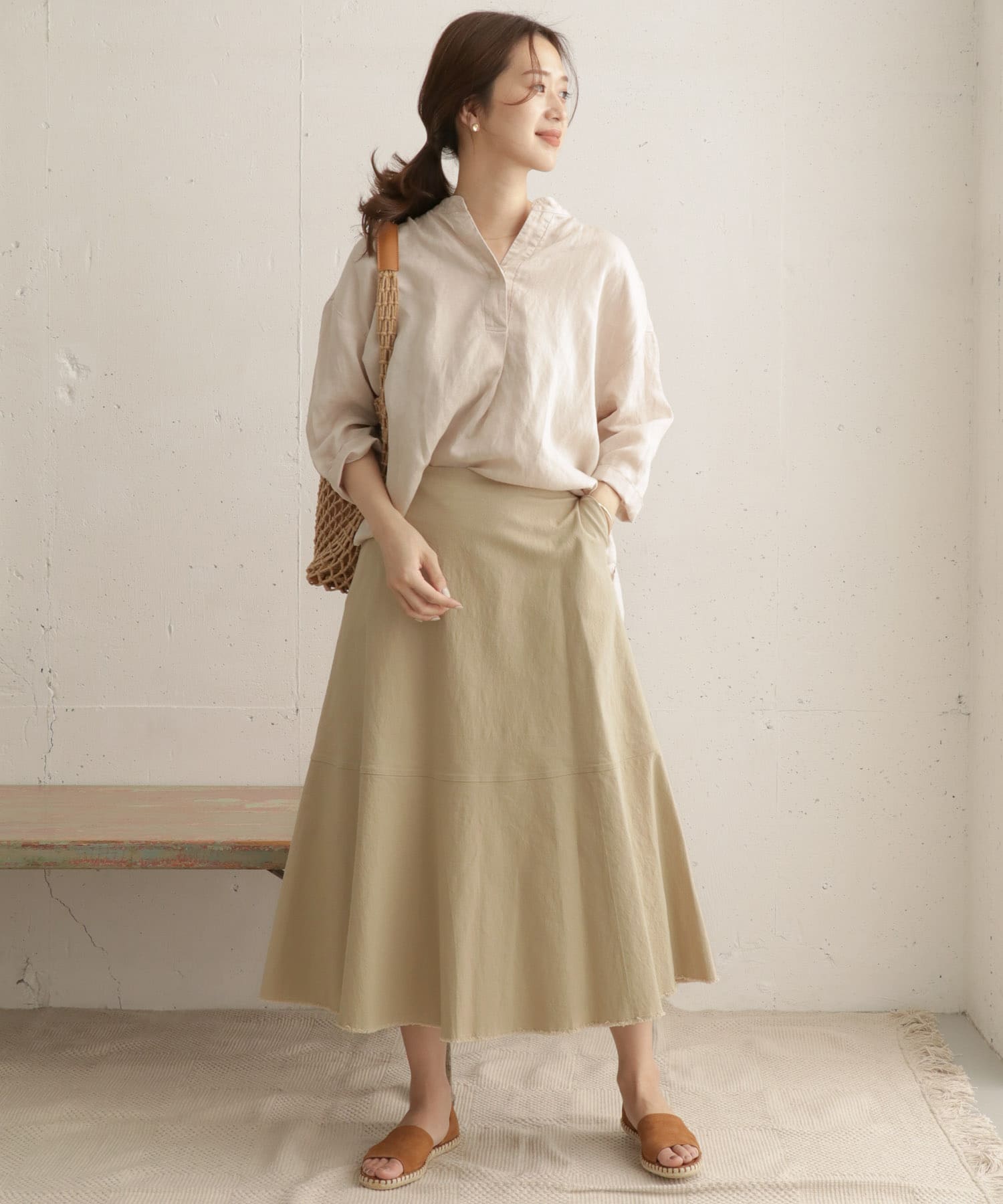 BEIGE