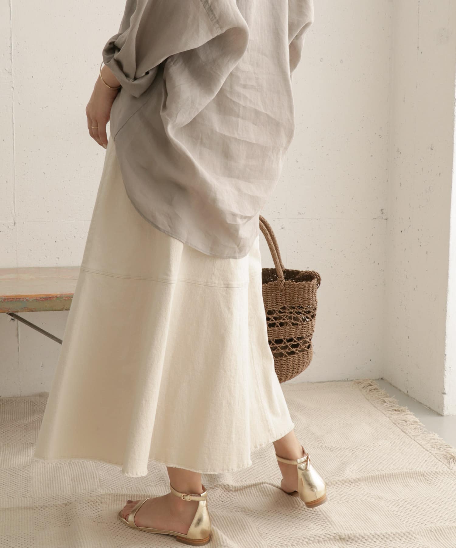 ヘムカットオフスカート