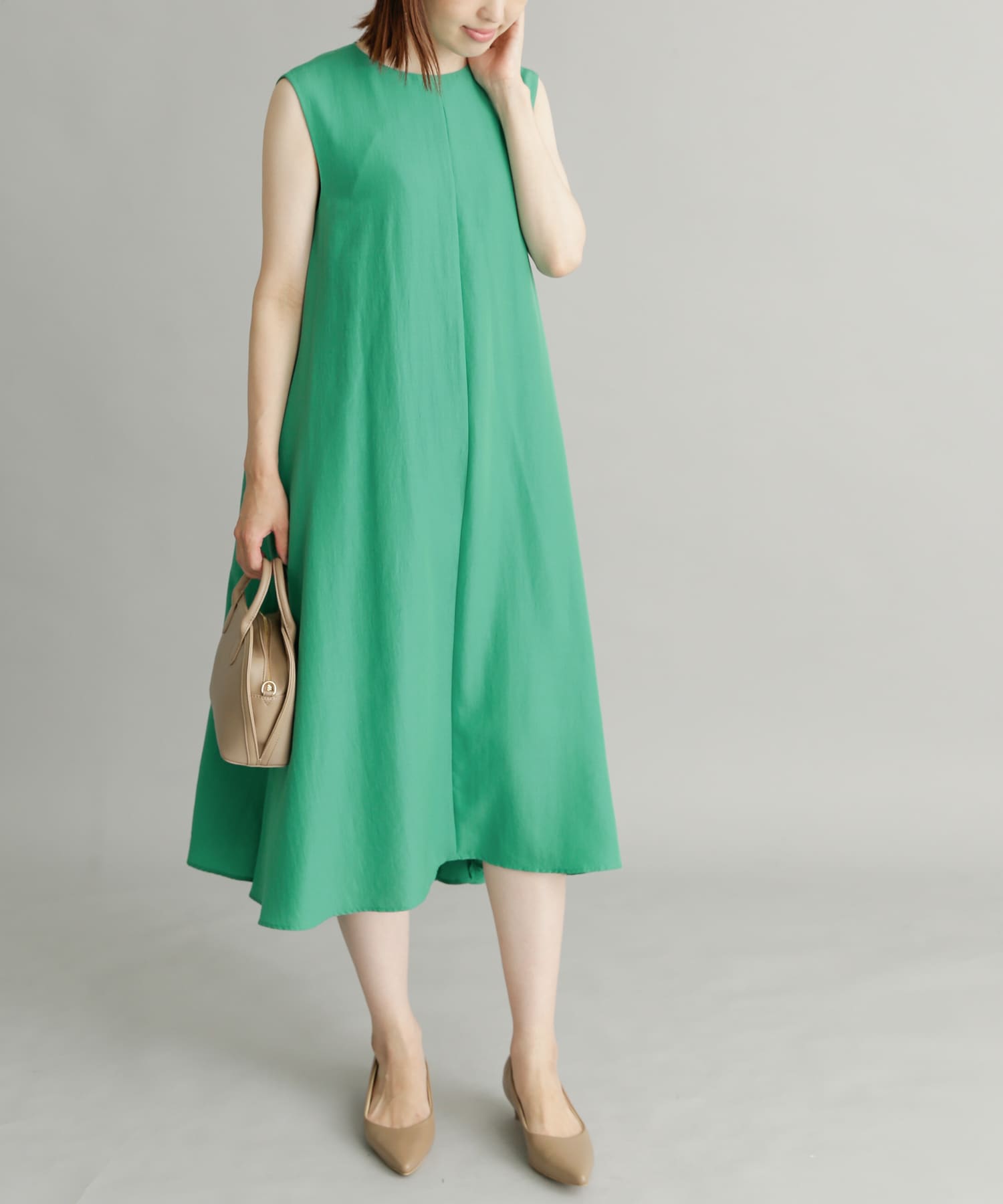 GREEN