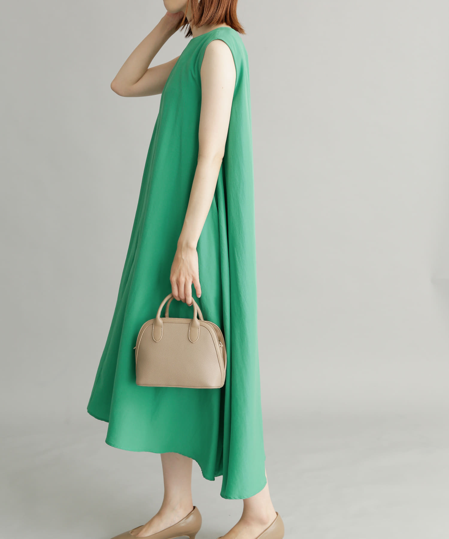 GREEN
