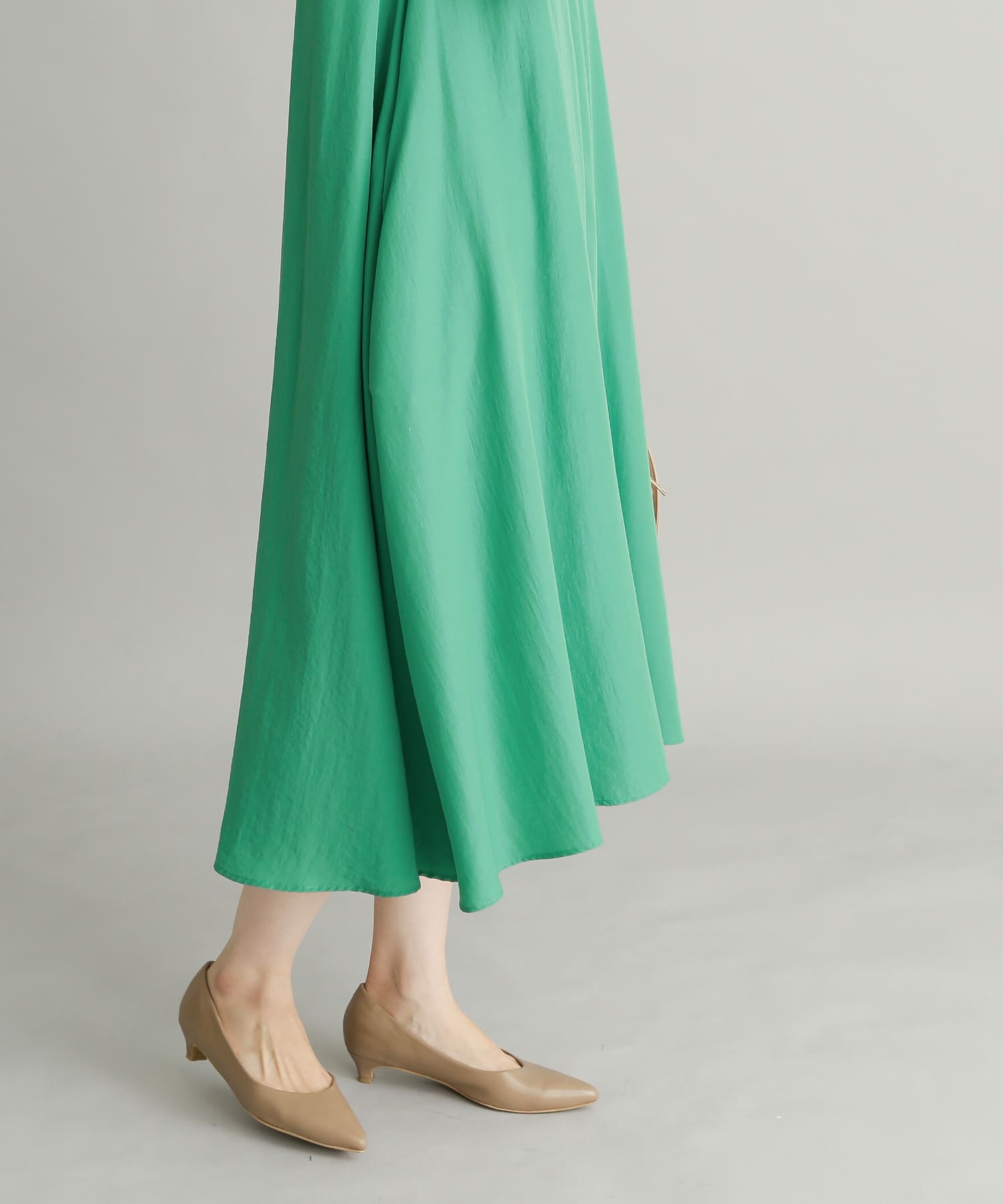 GREEN