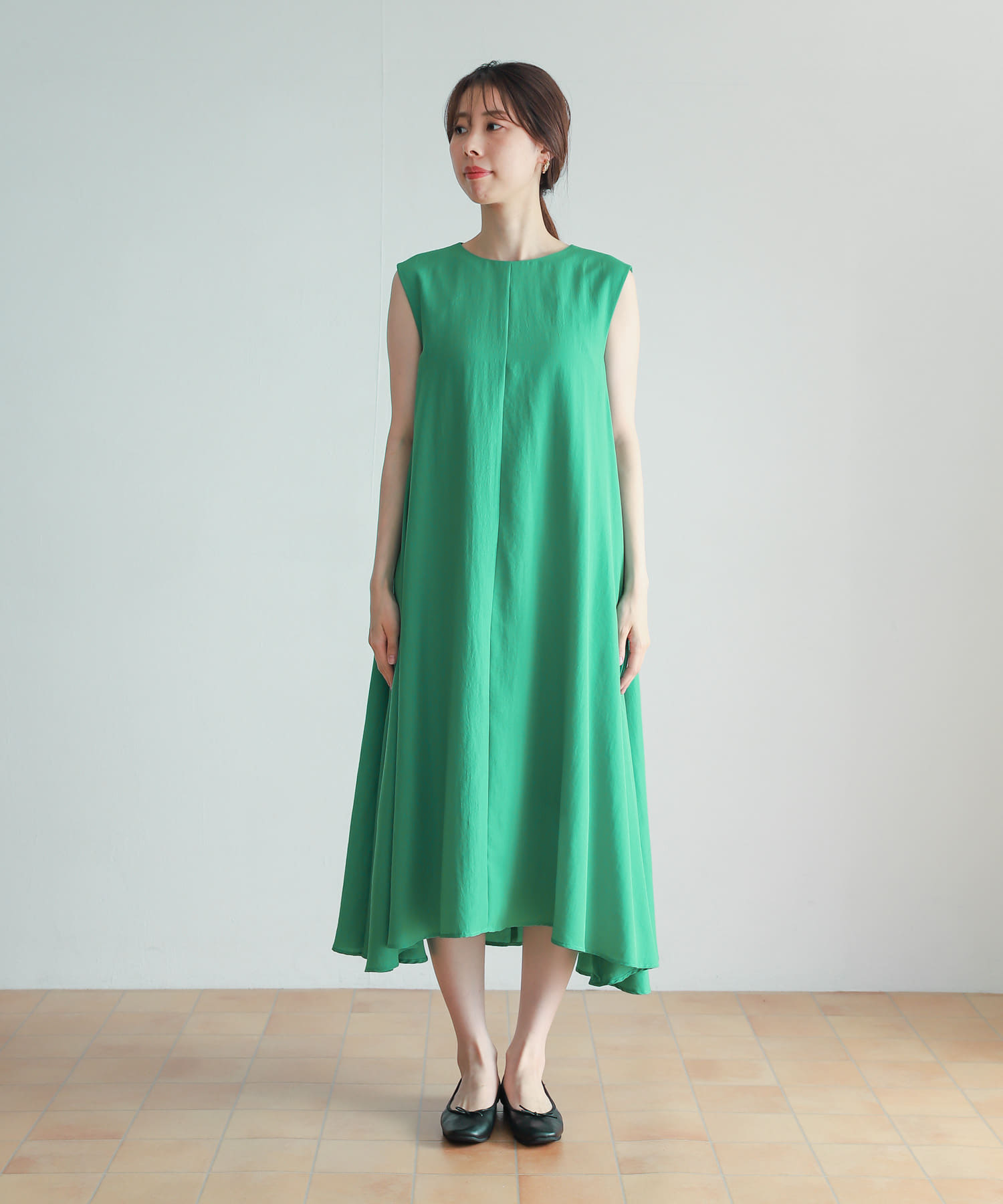 GREEN