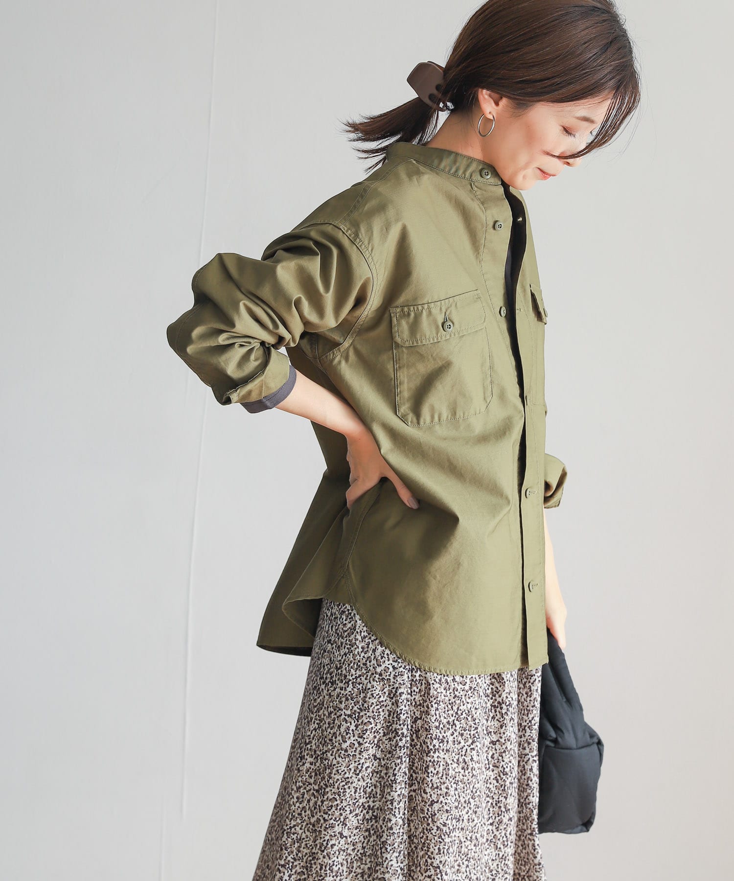 KHAKI