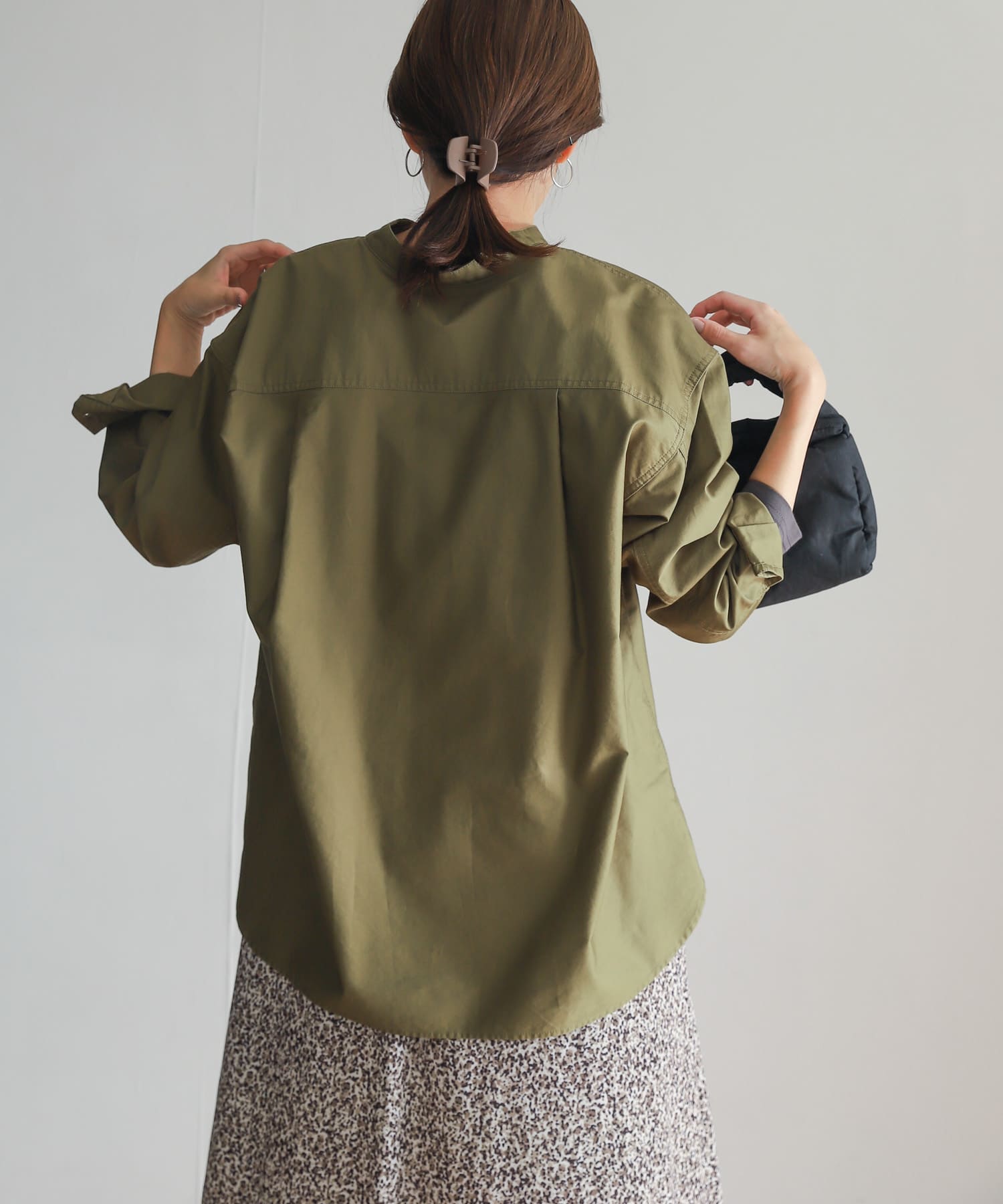 KHAKI