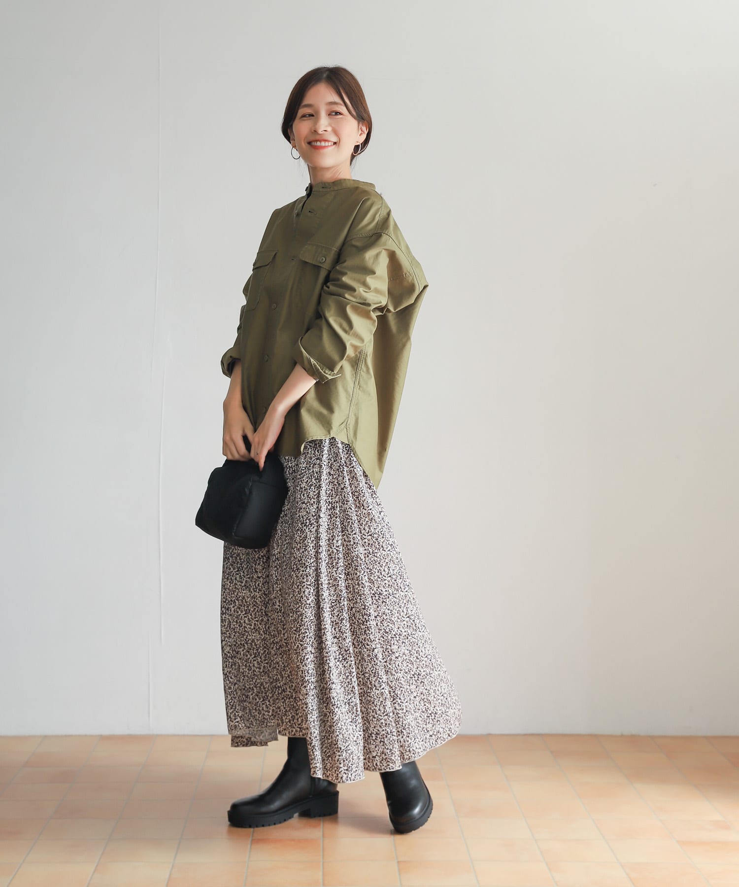 KHAKI