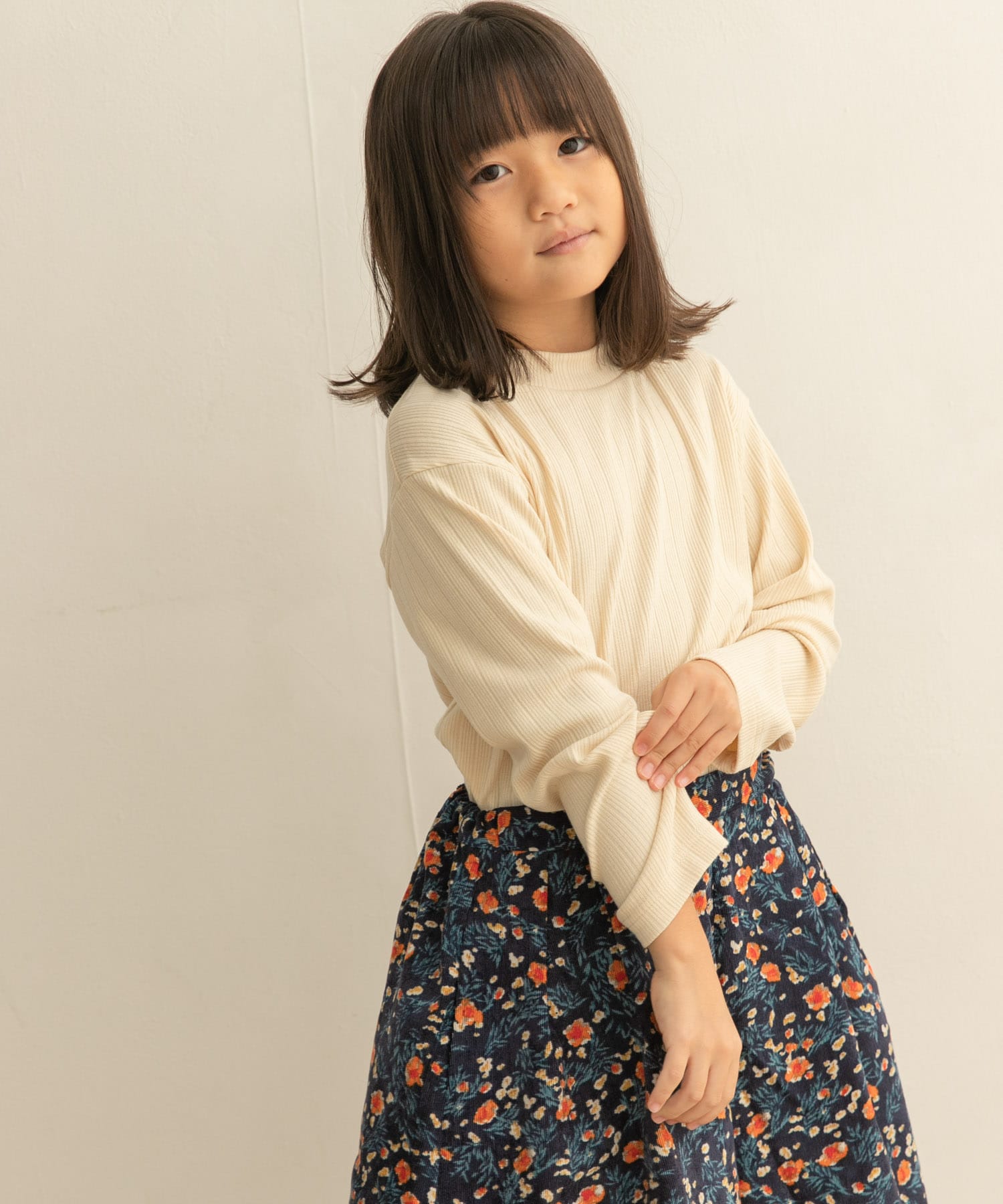 アイボリー