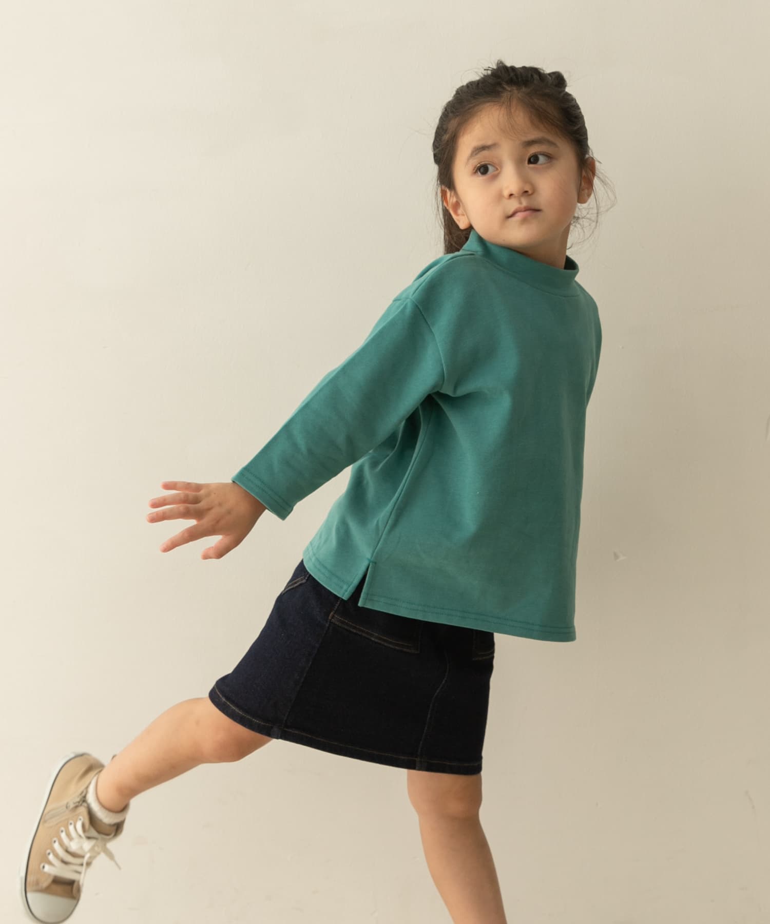 GREEN
