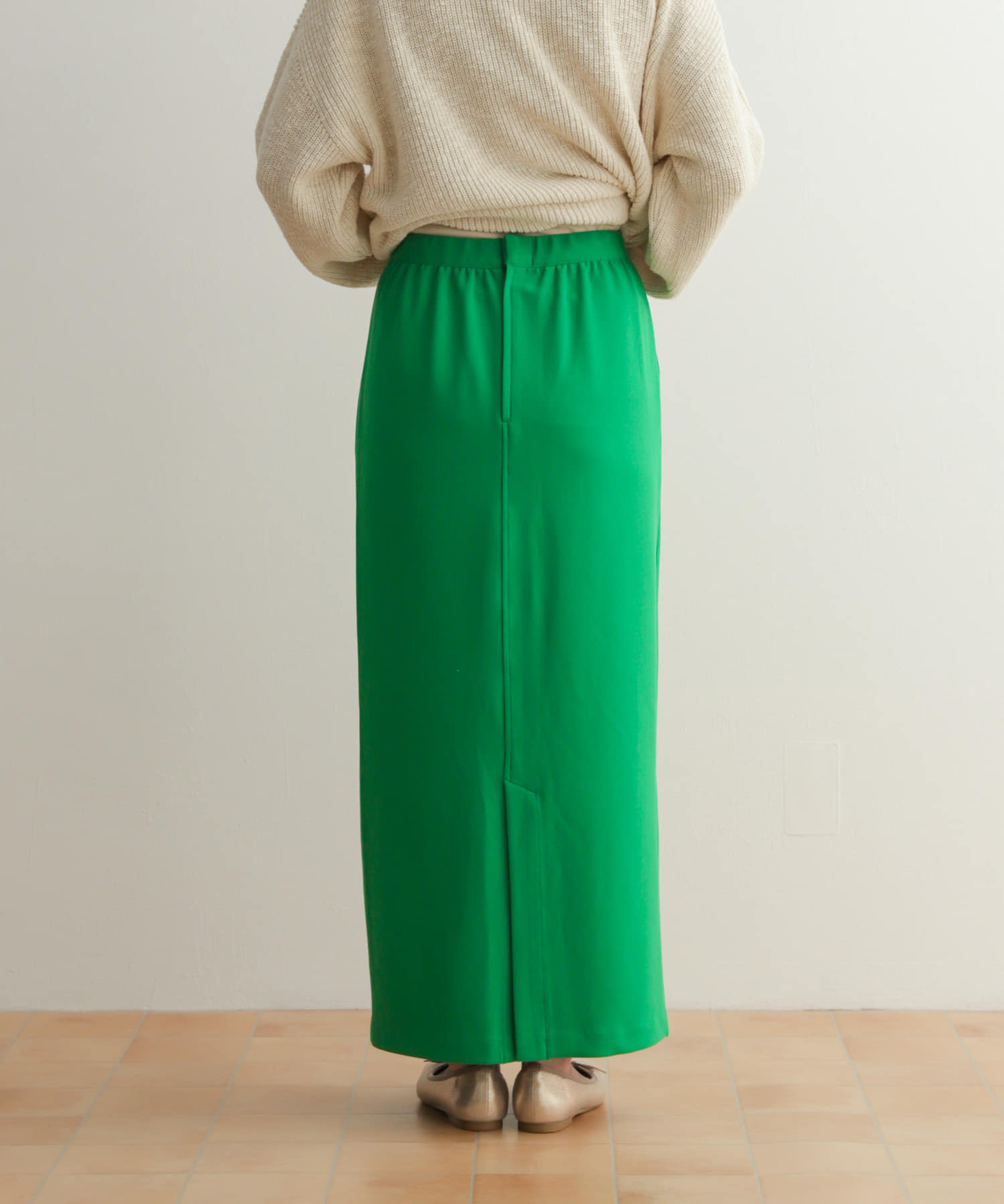 GREEN