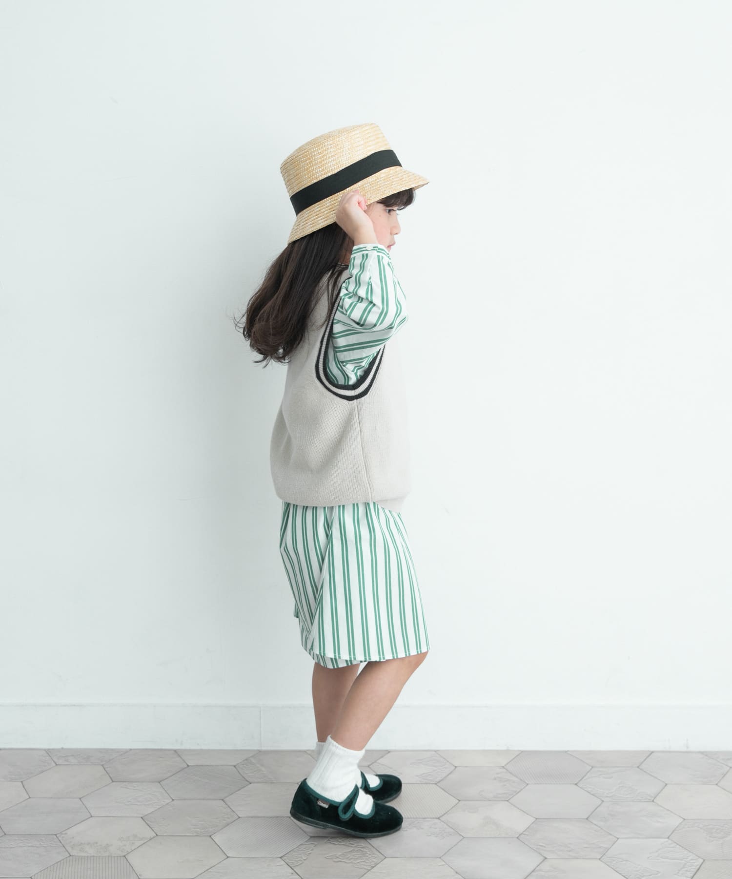 GREEN