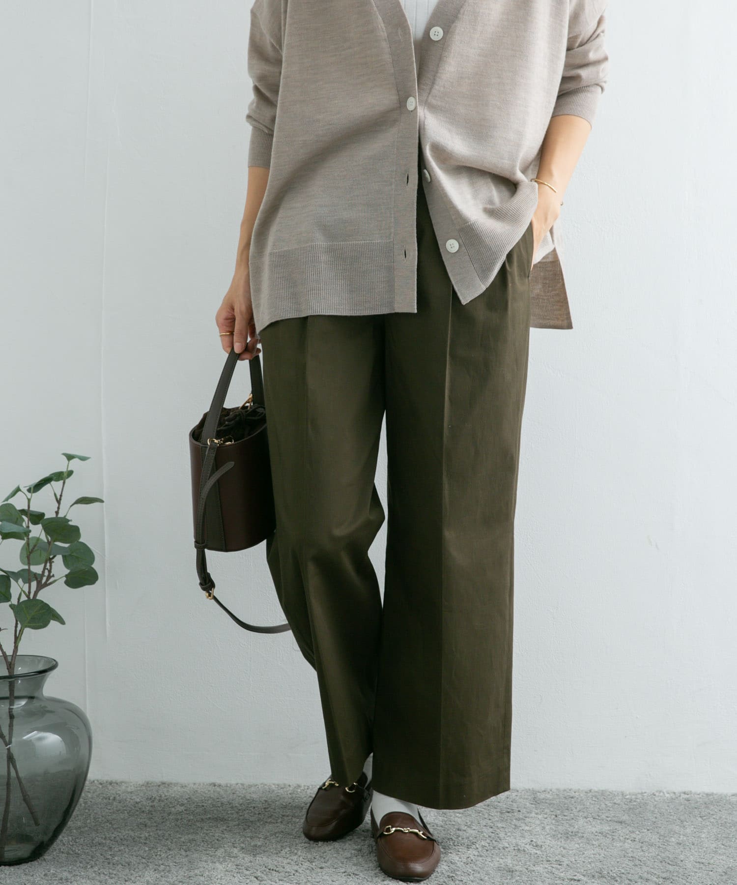 KHAKI