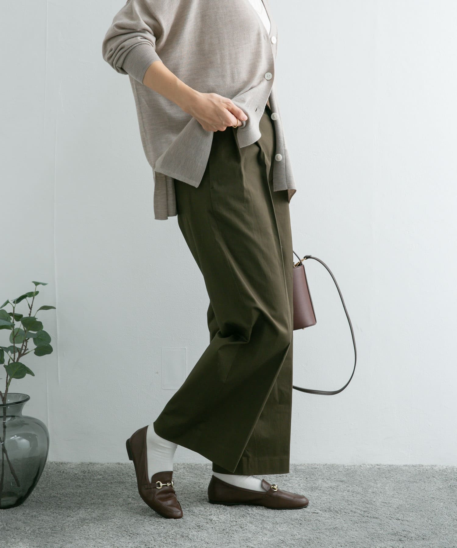 KHAKI