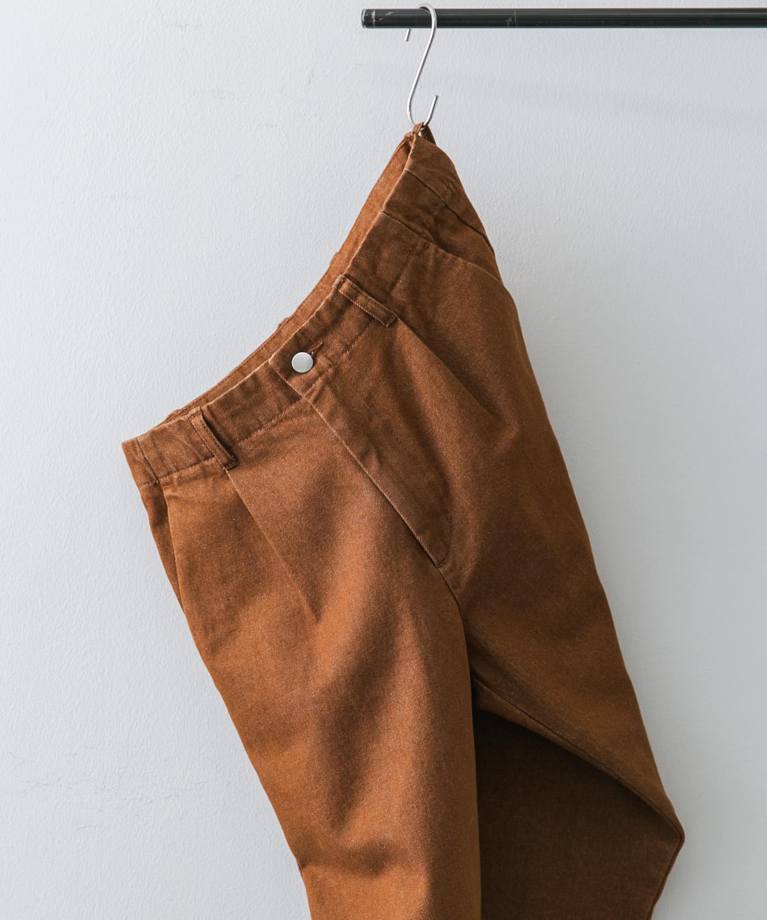ワンタックデニムトラウザー BROWN L