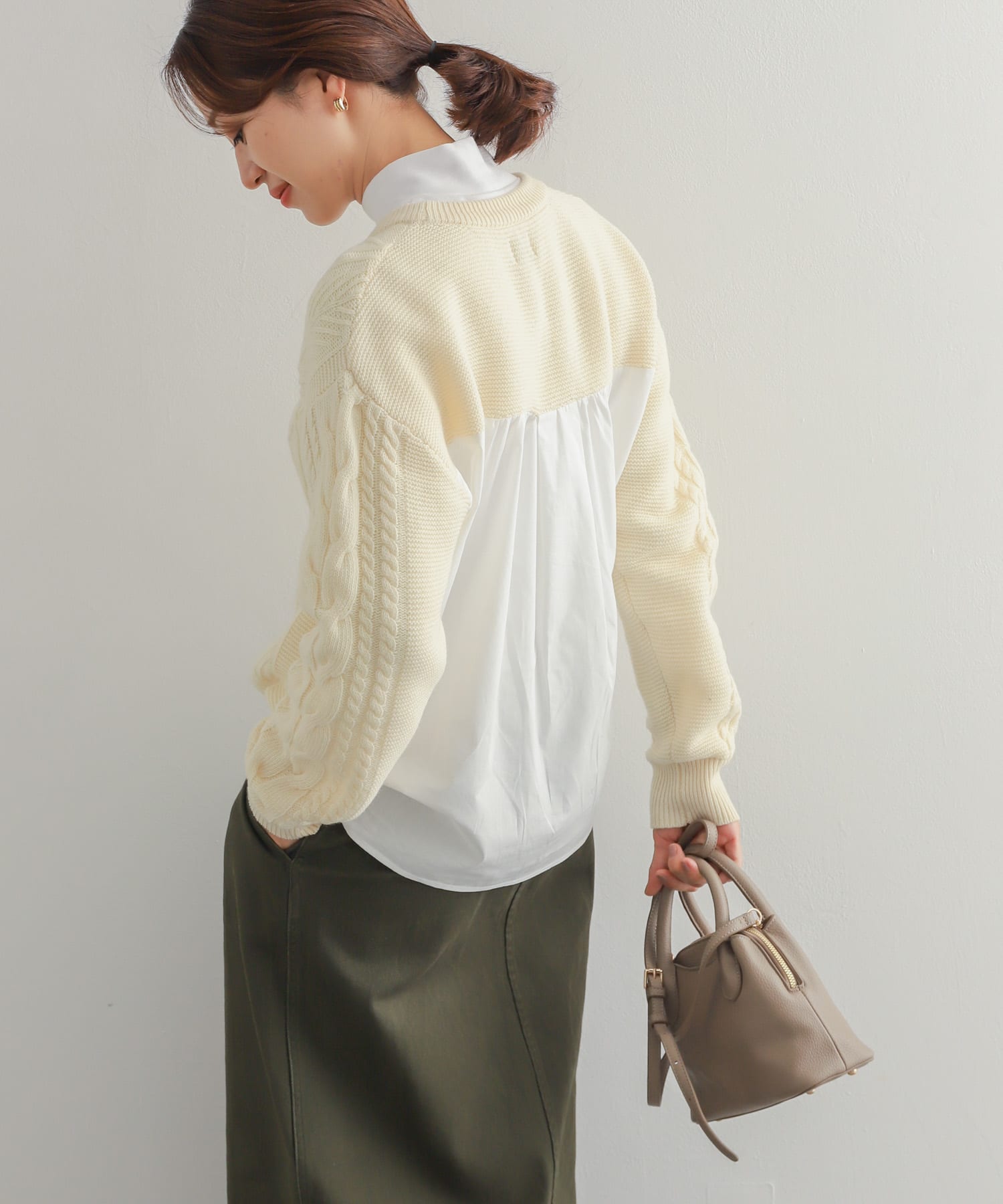 OFF WHITE