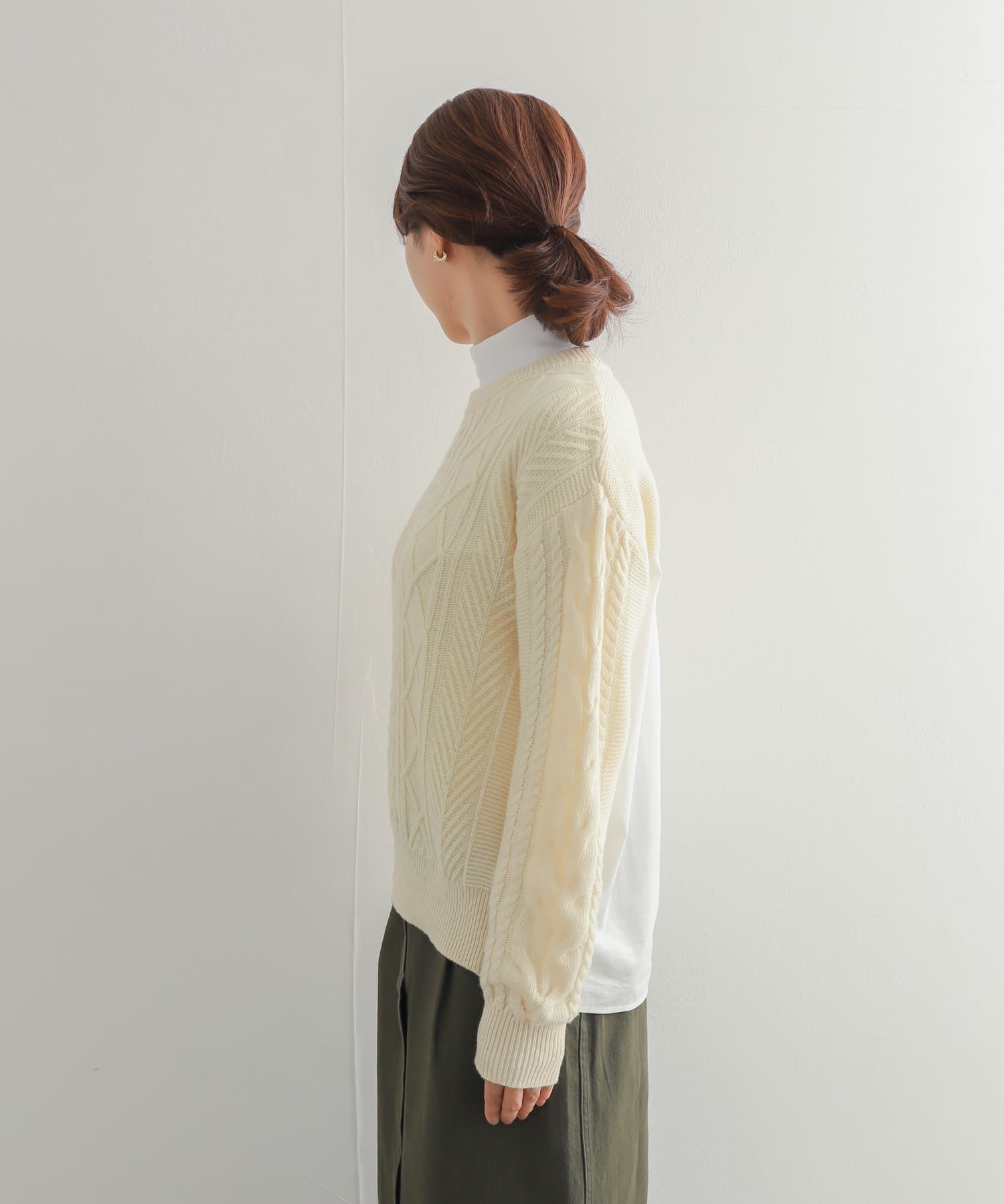 OFF WHITE